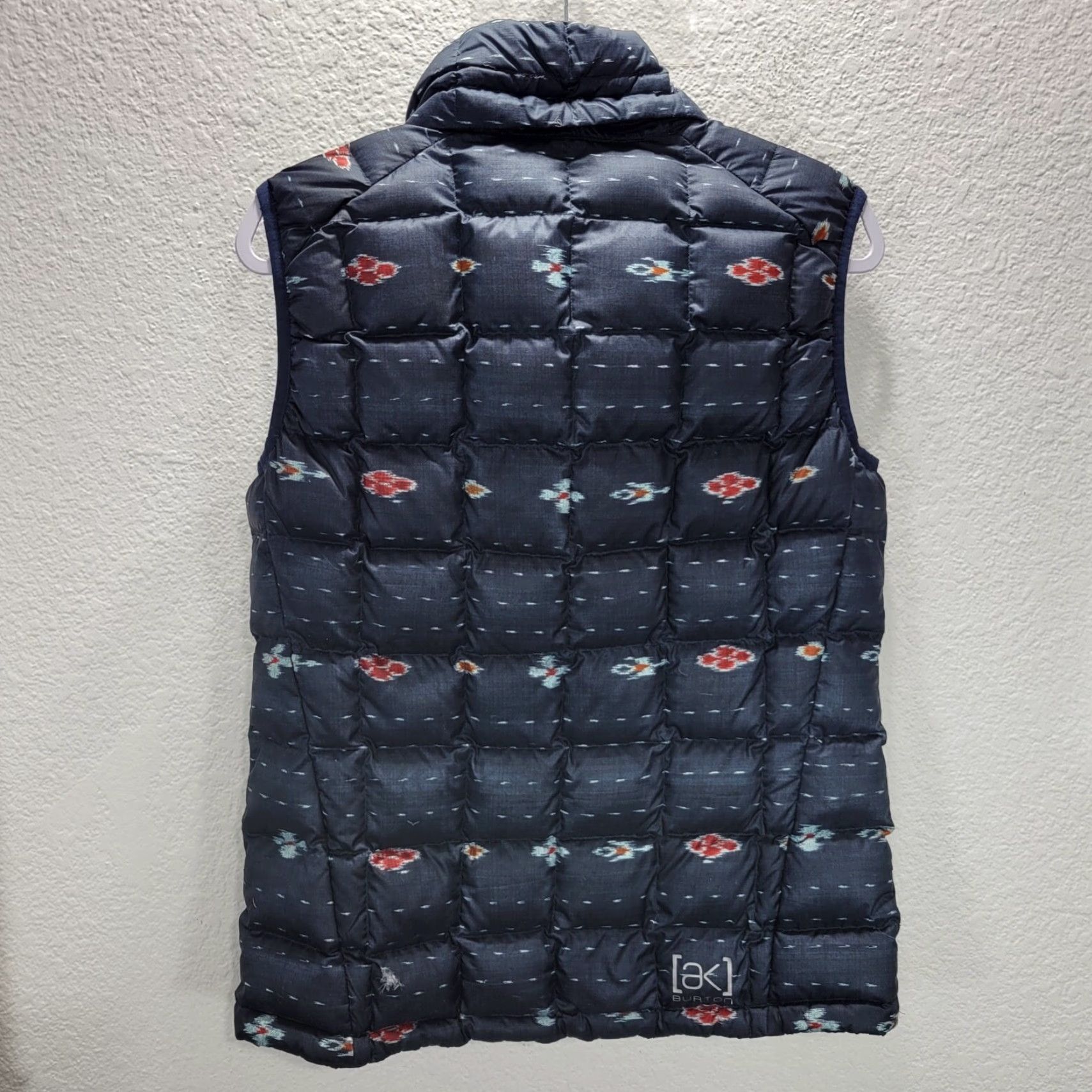 Burton Burton Womens AK Squall Down Puffer Vest Sz Medium Blue Print Zip Front Pockets Size M / US 6-8 / IT 42-44 - 3 Thumbnail