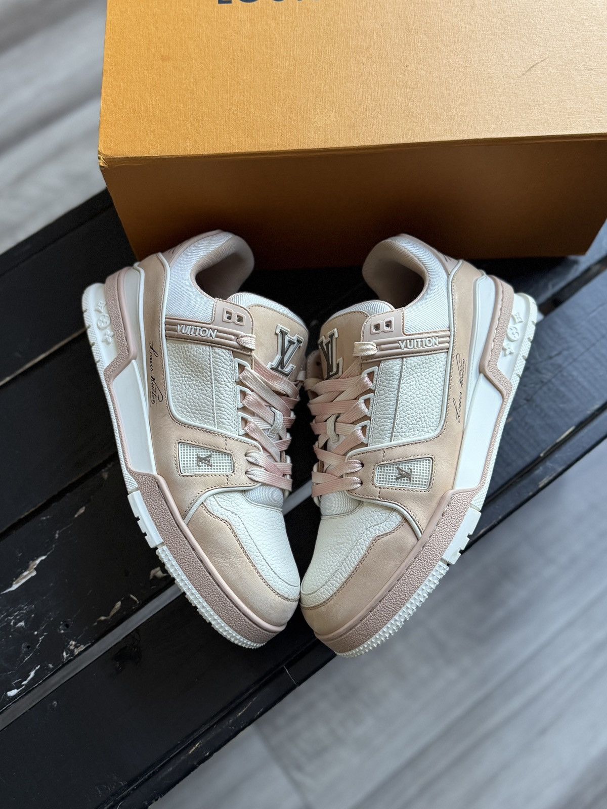 Louis Vuitton Louis Vuitton LV Trainer Sneaker Pink Signature Size US 9 / EU 42 - 4 Thumbnail