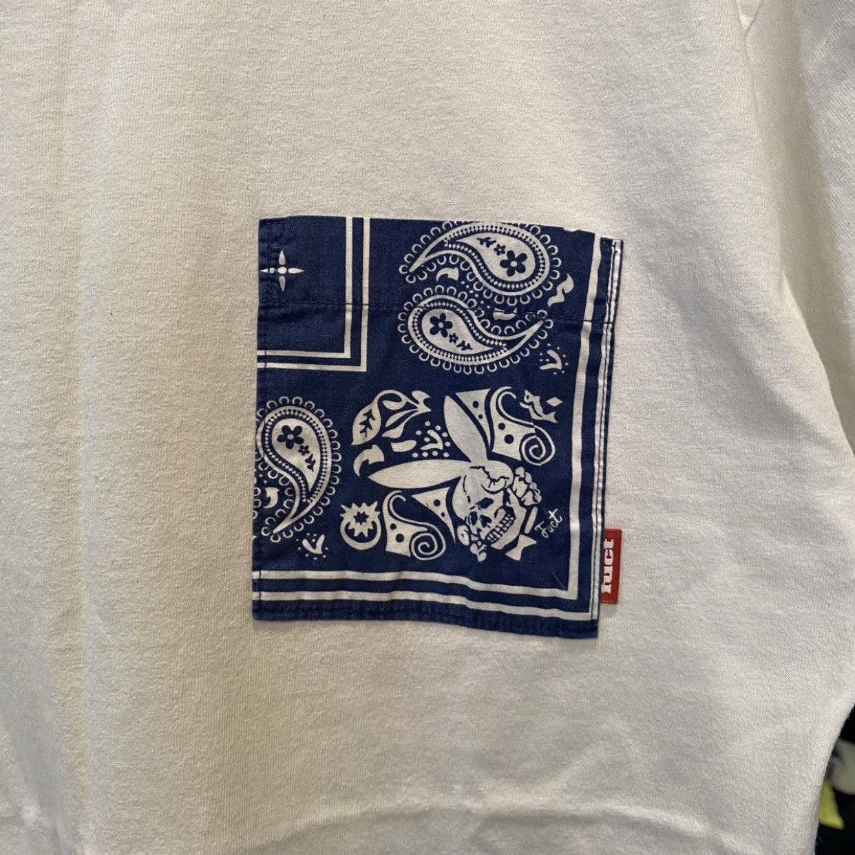 FUCT FUCT Bandana Pocket Tee - White Streetwear T-Shirt Size US L / EU 52-54 / 3 - 5 Thumbnail