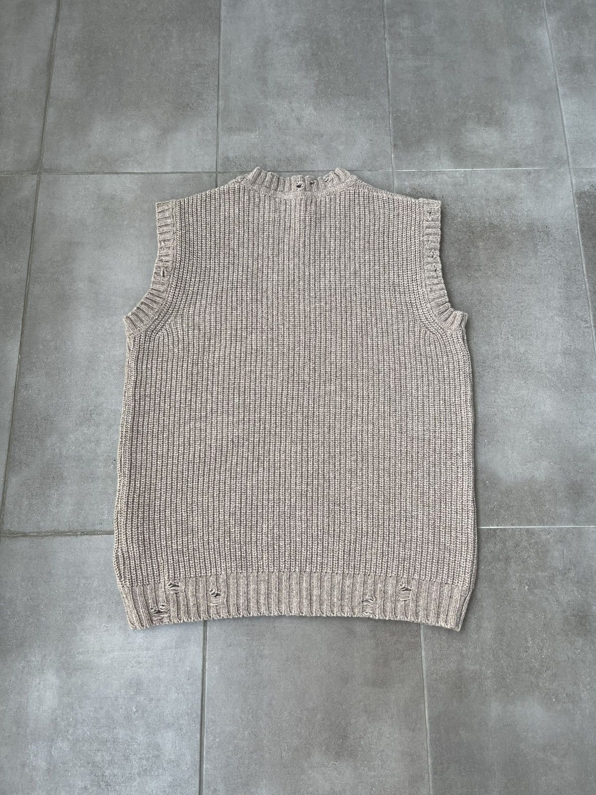 Han Kjobenhavn !DS! SS23 Han Kjobenhavn Distressed Knit Beige Vest Size US M / EU 48-50 / 2 - 12 Thumbnail