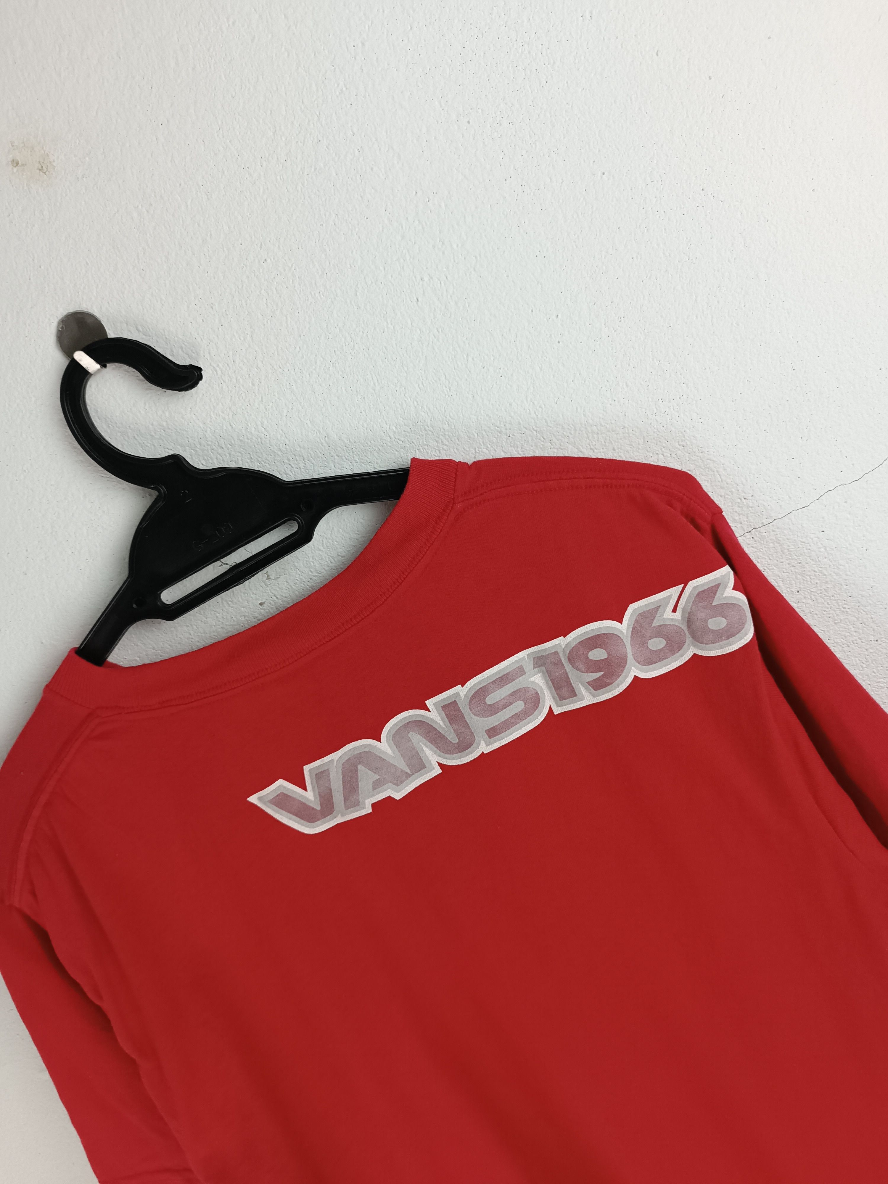 Vans VINTAGE 2000s VANS SKATEBOARD BIG LOGO VERY RARE TEE Size US S / EU 44-46 / 1 - 15 Thumbnail