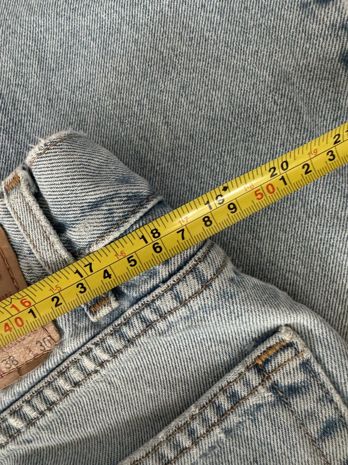 Levi's Vintage Levi's 505 jeans denim 90s Y2K USA made light wash Size US 37 - 7 Thumbnail