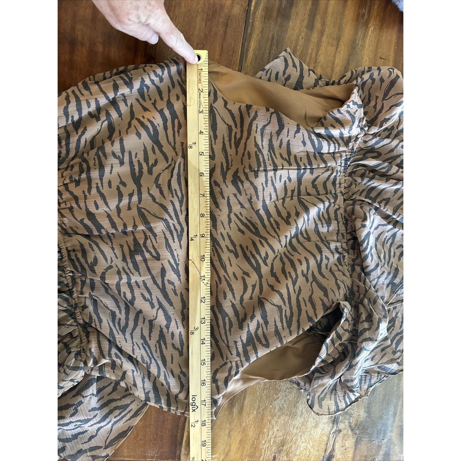 Wall + Water WALTER BAKER Shelly dress wrap-effect ruffled tiger crepon m Size M / US 6-8 / IT 42-44 - 9 Thumbnail