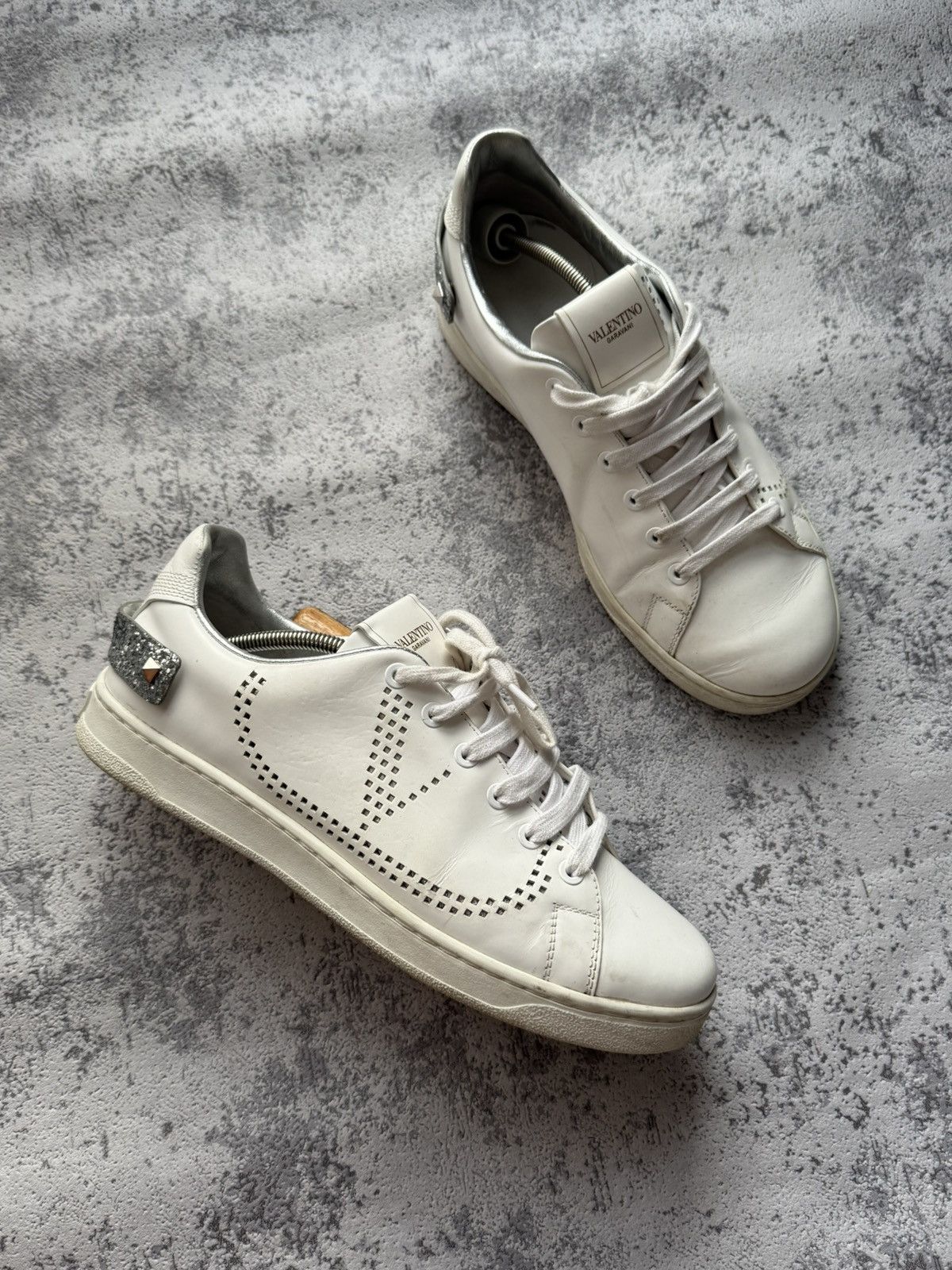 Valentino Valentino Garavani Vlogo Backnet Rockstud Leather Shoes Size US 9 / IT 39 - 1 Thumbnail