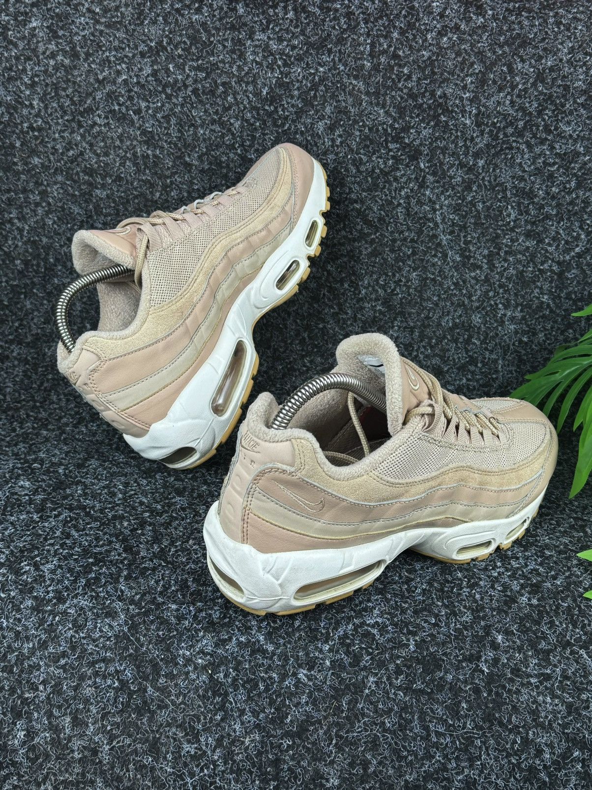 Nike Nike Air Max 95 size 40 Y2K Drill style Size US 7 / EU 40 - 4 Thumbnail