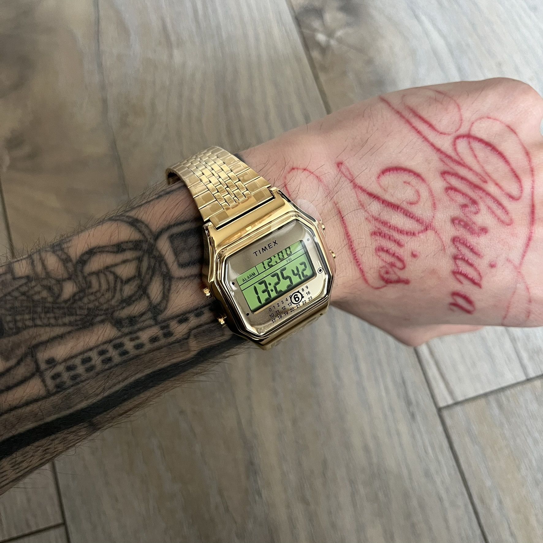 Maison Margiela × Timex Timex x Maison Margiela MM6 Gold Watch + Bracelet Gift Set Size ONE SIZE - 4 Thumbnail