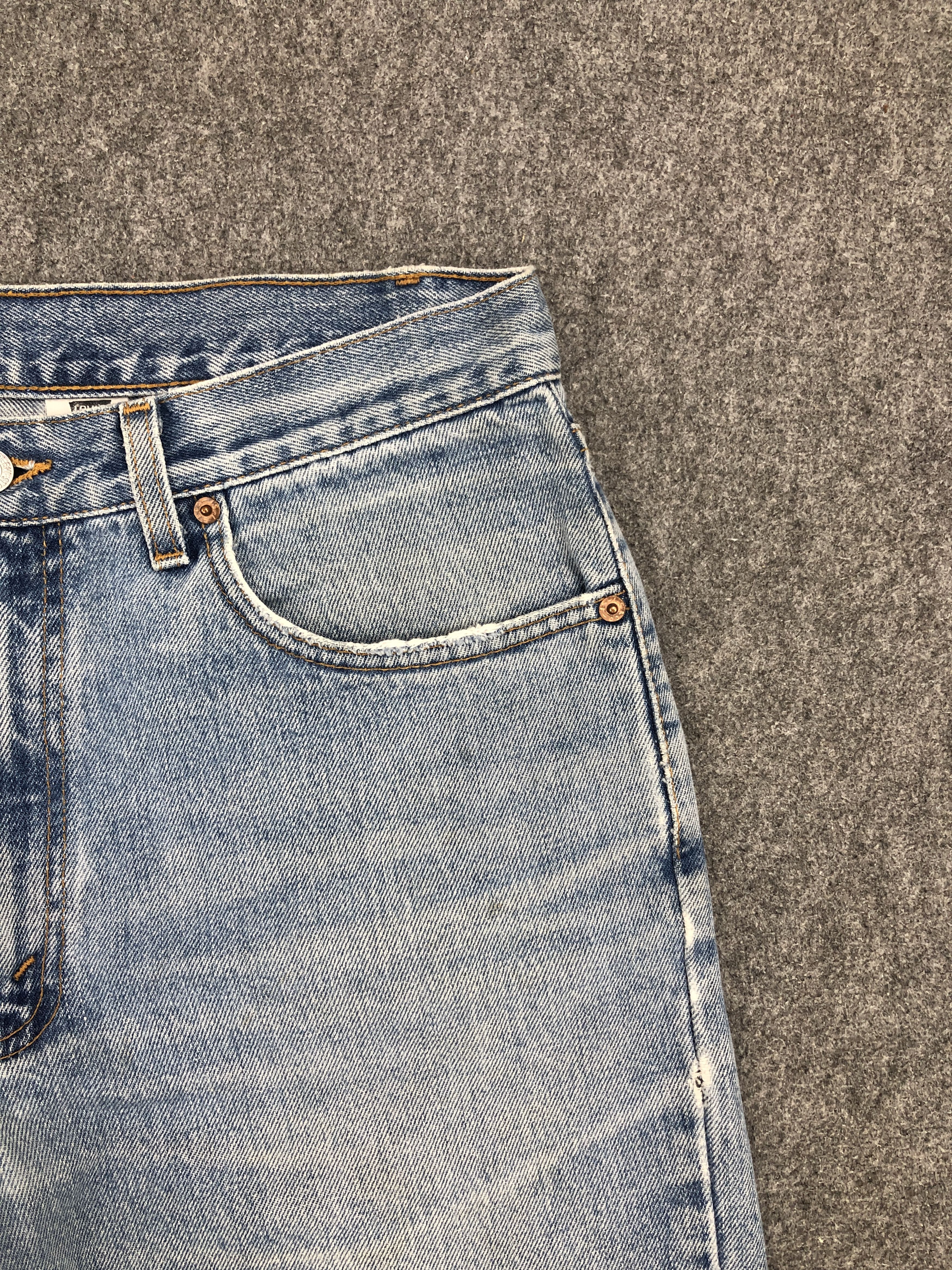 Levi's Vintage 90s Levis 550 Made In USA Faded Blue Jeans S0019 Size US 33 - 9 Thumbnail