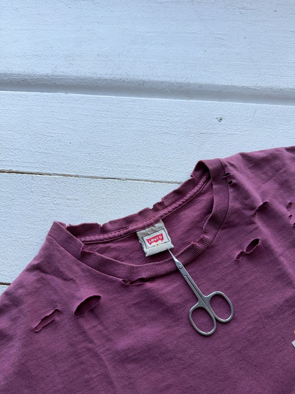 Levi's Vintage Clothing Vintage 90s Retro Levi’s Distressed Faded Tee shirt Size US L / EU 52-54 / 3 - 9 Thumbnail