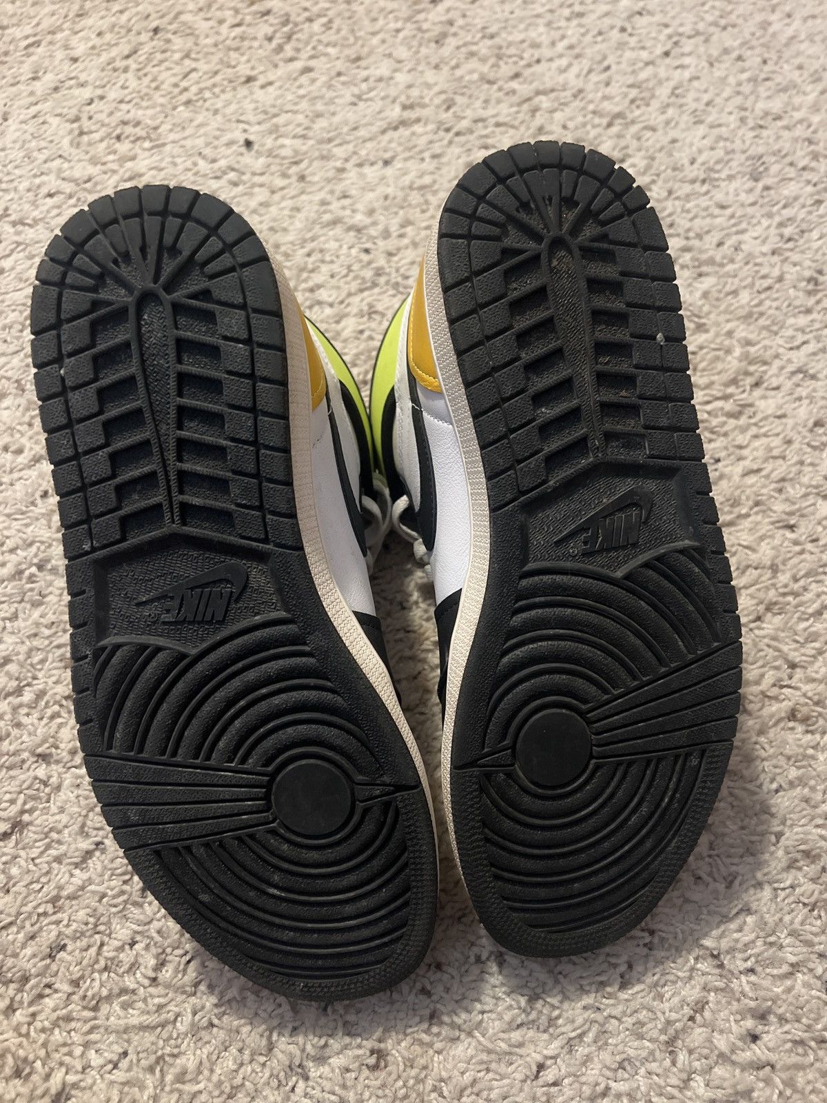 Jordan Brand × Nike Air Jordan 1 White/Black-Volt Size US 9 / EU 42 - 5 Thumbnail