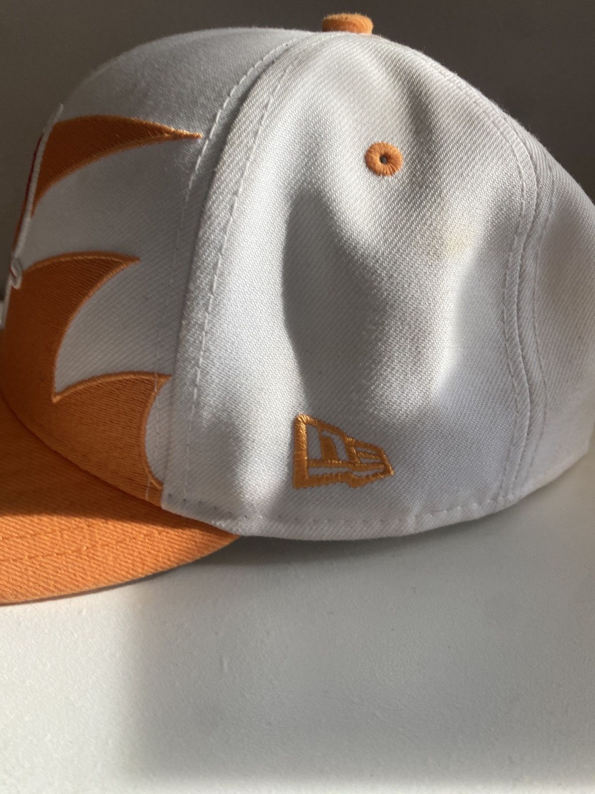 New Era Vintage Nee Era Tampa Bay Bucs Creamsicle Shark Tooth Hat Size ONE SIZE - 2 Thumbnail