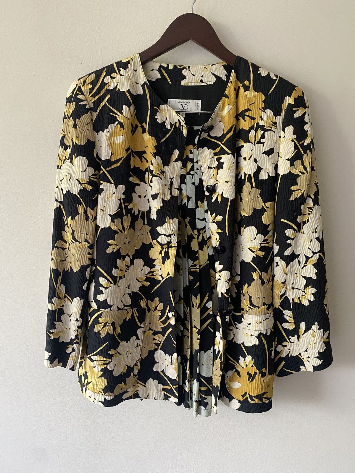 Valentino Blazer & Skirt Valentino Vintage Set Size S / US 4 / IT 40 - 1 Thumbnail