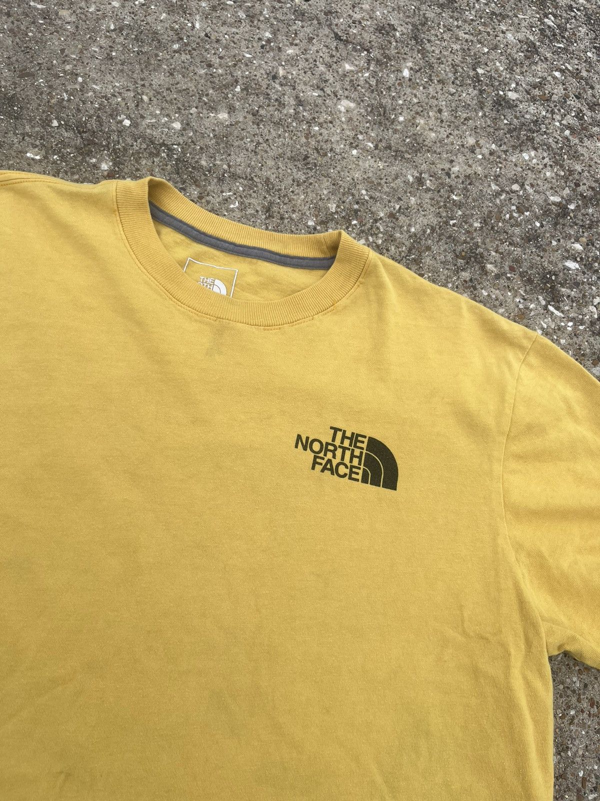 The North Face × Vintage North Face “Base Camp Duffle” Graphic Tee Size US L / EU 52-54 / 3 - 2 Thumbnail