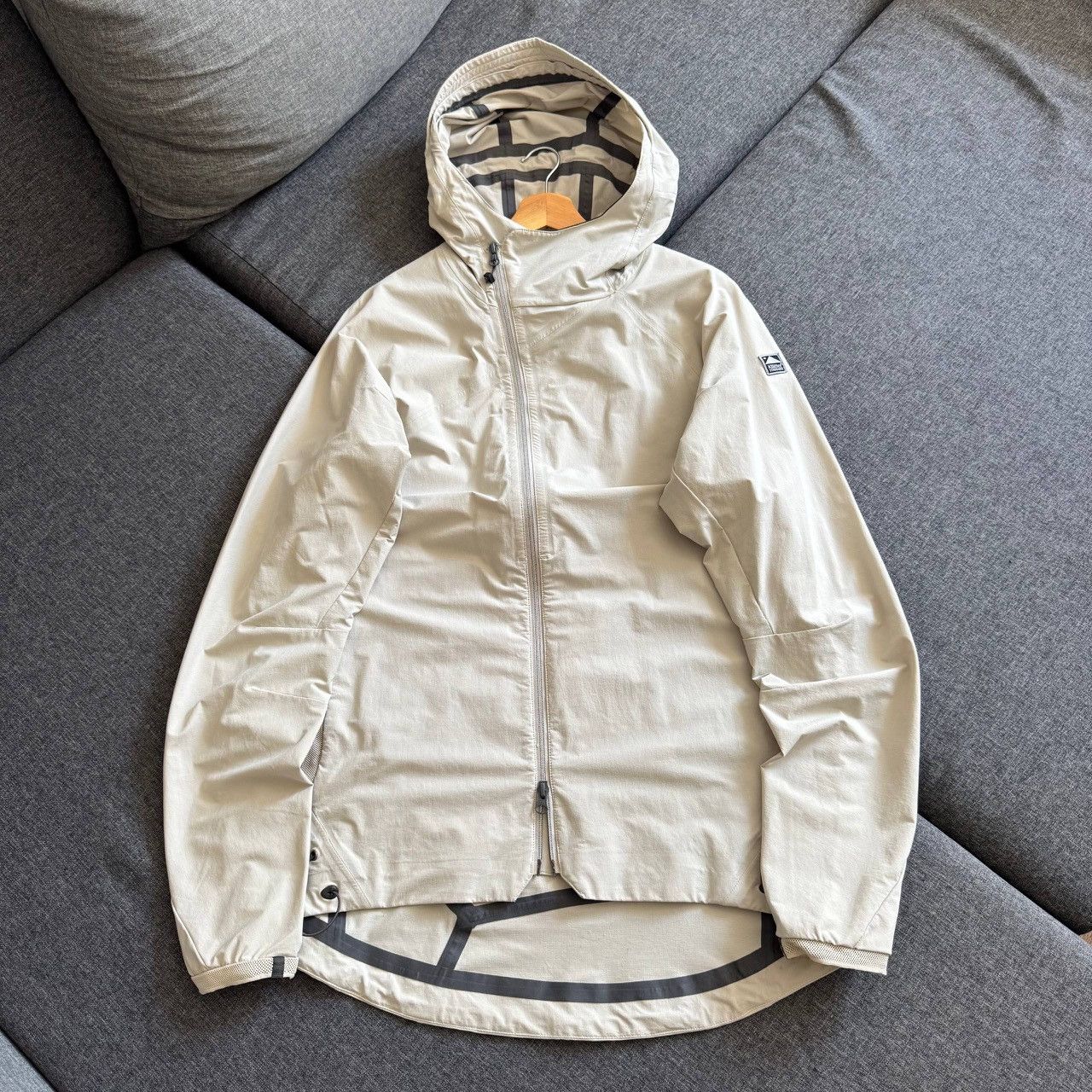 Klattermusen Klattermusen Vanadis Nylon Asymmetrical Outdoor Jacket Size US M / EU 48-50 / 2 - 3 Thumbnail