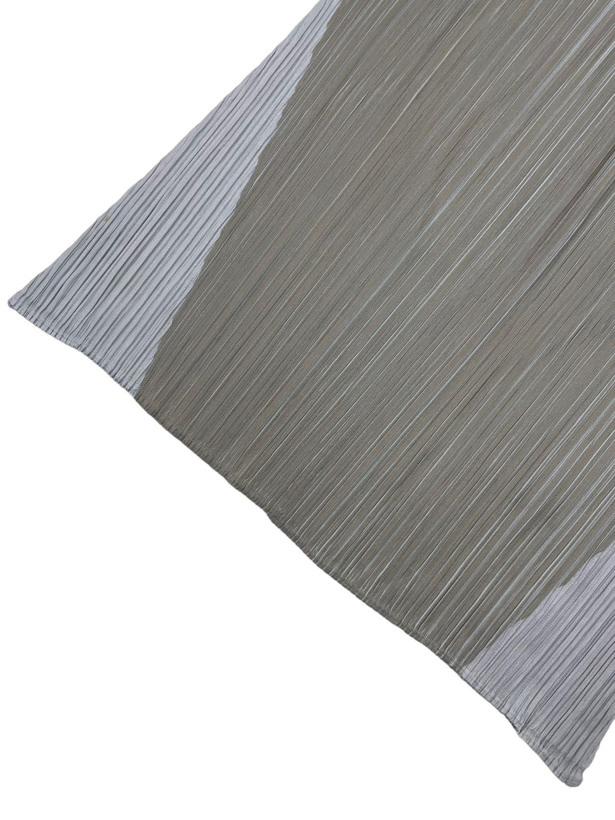 Pleats Please Issey Miyake Pleats Please Sleeveless Basic Top by Issey Miyake Size M / US 6-8 / IT 42-44 - 8 Thumbnail