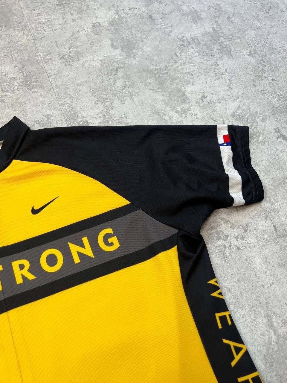 Nike Vintage Nike Livestrong Cycling Jersey Size US XL / EU 56 / 4 - 7 Thumbnail