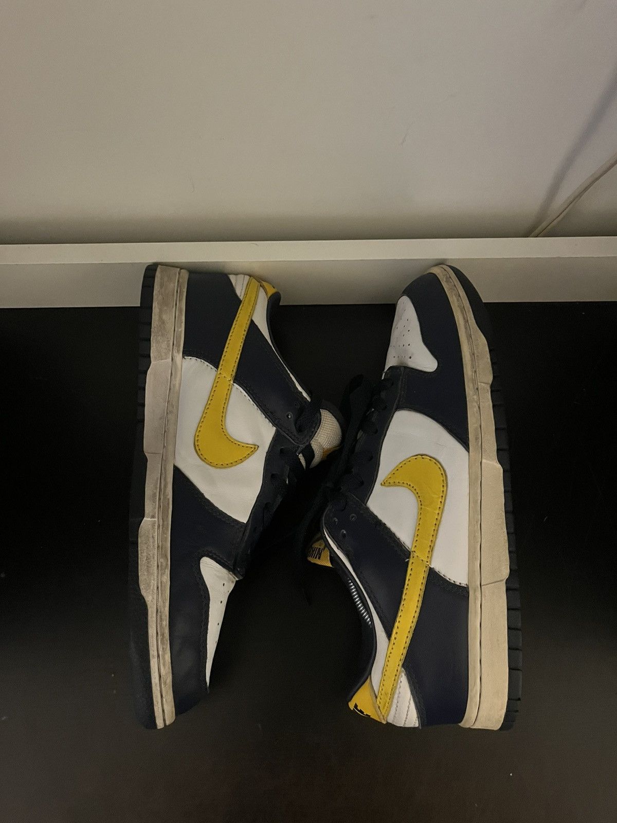 Nike Nike Dunk Low Varsity Maize Vintage 2004 Mens 8.5 304714-172 Size US 8.5 / EU 41-42 - 2 Thumbnail
