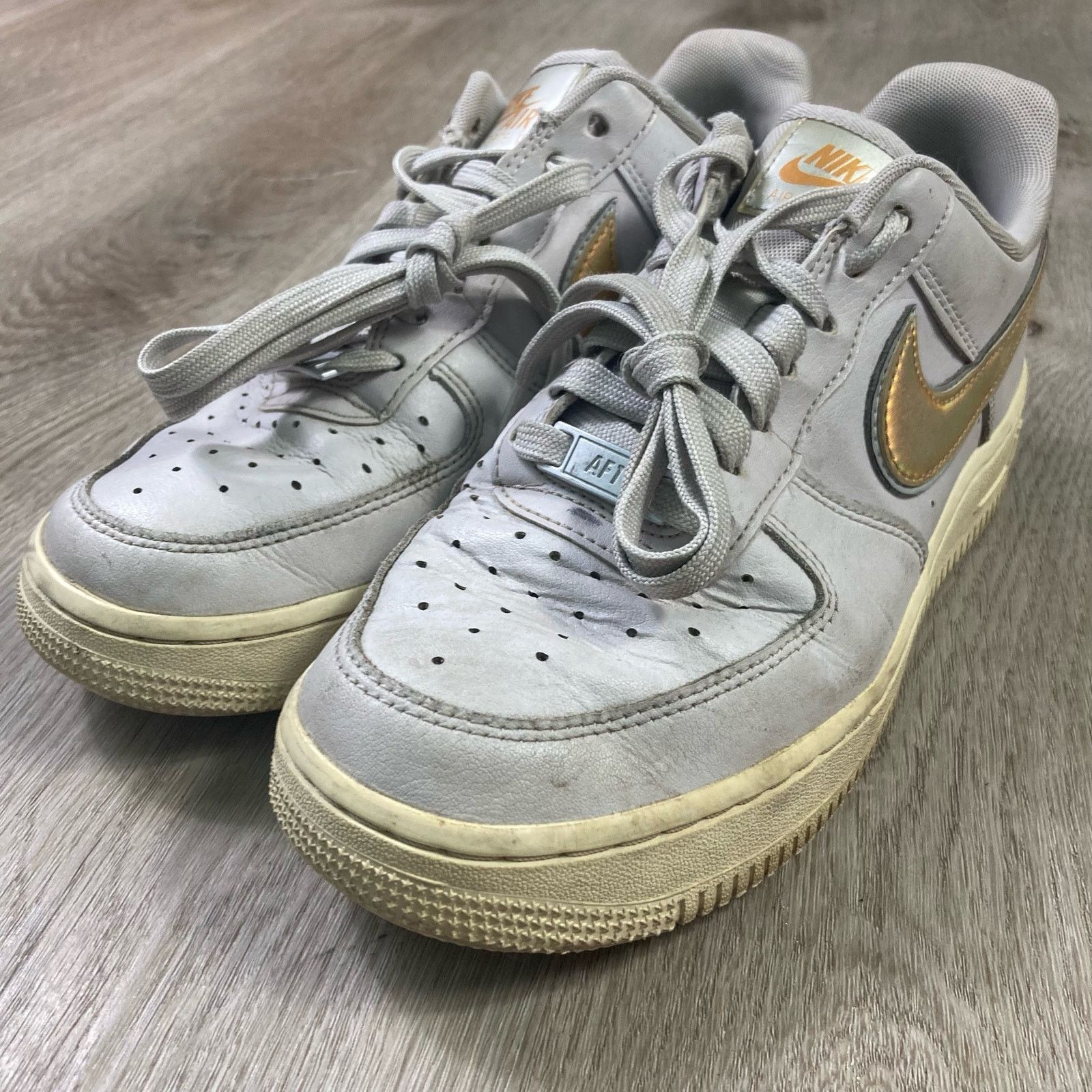 Nike Nike Women's Air Force 1 '07 Low Sneaker 7.5 AR0642-001 Size US 7.5 / IT 37.5 - 4 Thumbnail