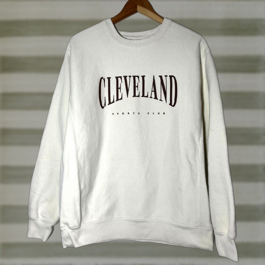 Vintage Emily Roggenburk Women's Sweatshirt Crew Neck Pullover City "Cleveland Sports Club" Sz M Off-White Size M / US 6-8 / IT 42-44 - 1 Thumbnail