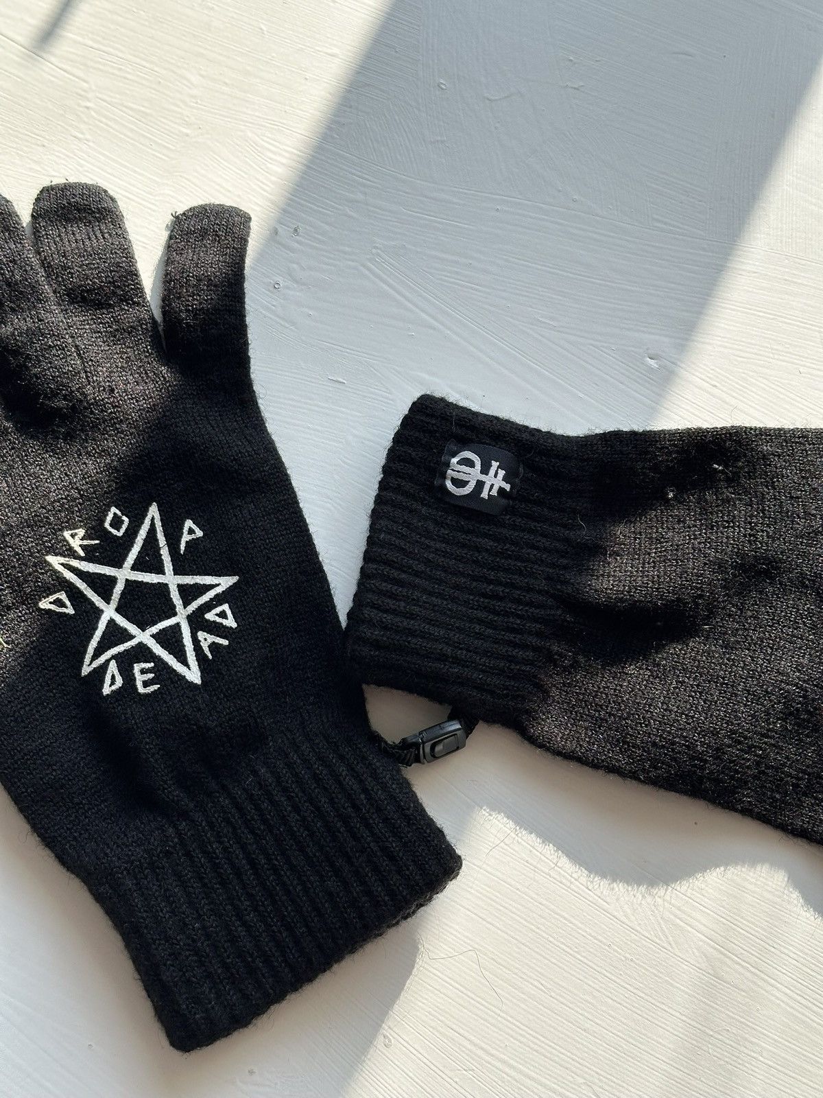 Drop Dead Clothing Drop Dead Wool Gloves Black OS Size ONE SIZE - 2 Thumbnail