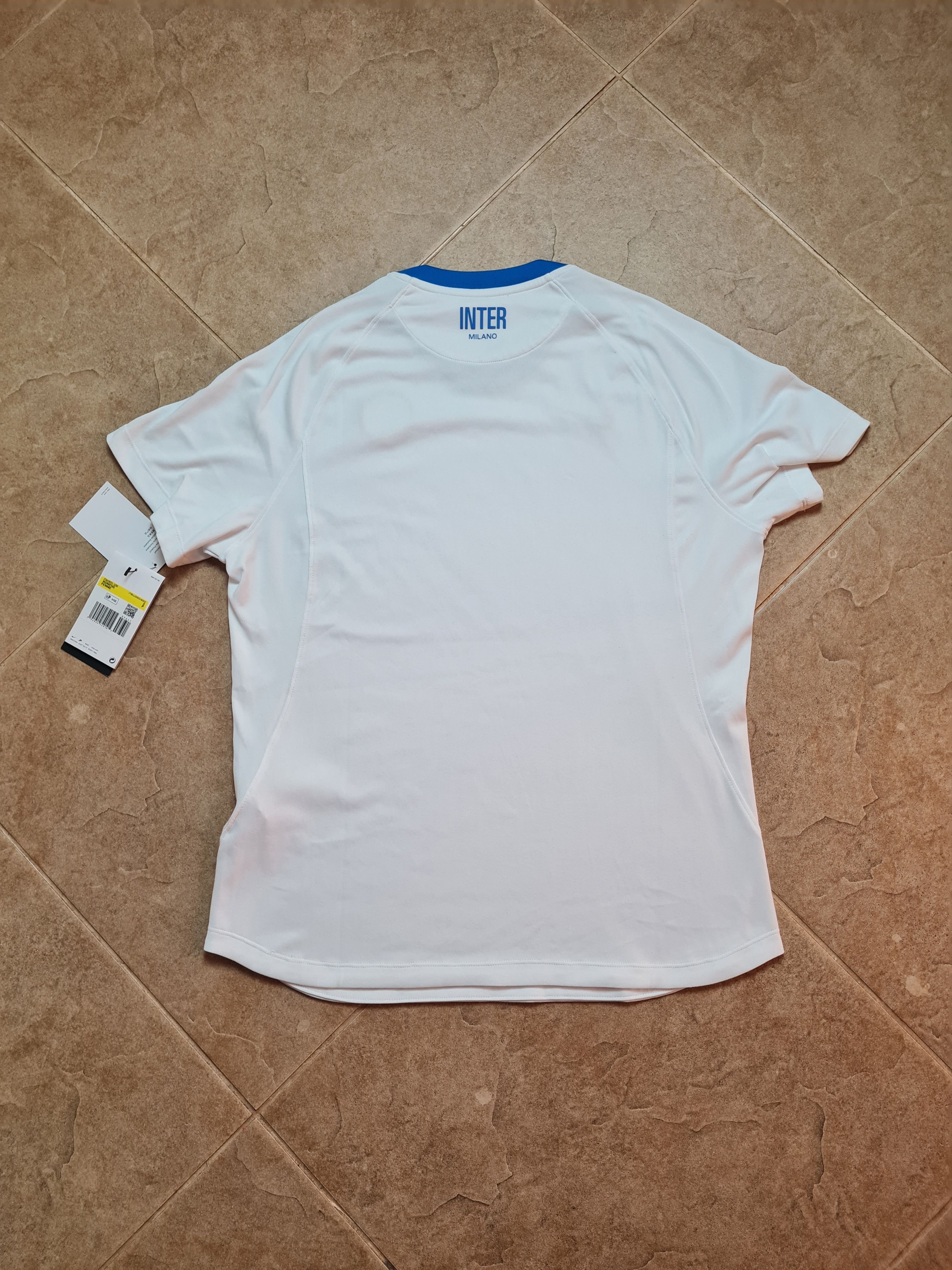 Nike Jersey Nike Inter 21-22 Lifestyle Shirt Leaked Would Have Size S / US 4 / IT 40 - 18 Thumbnail