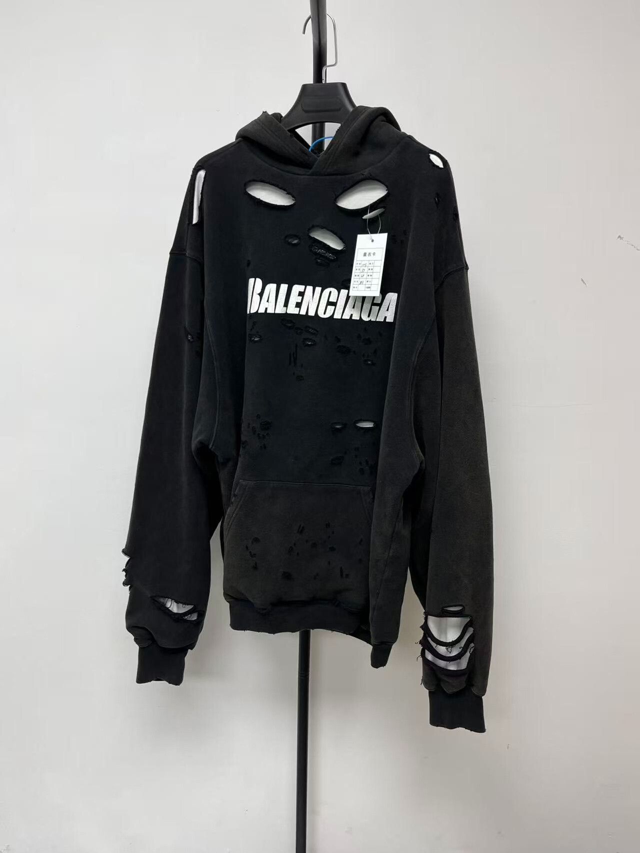 Balenciaga balenciaga black hooded long sleeve sweatshirt Size US XXS / EU 40 - 1 Thumbnail