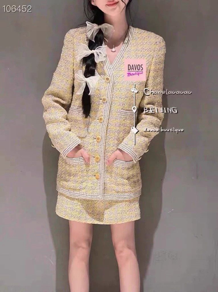 Chanel Chanel 93 Runway Wool Yellow Daisy Button Set Size XS / US 0-2 / IT 36-38 - 9 Thumbnail