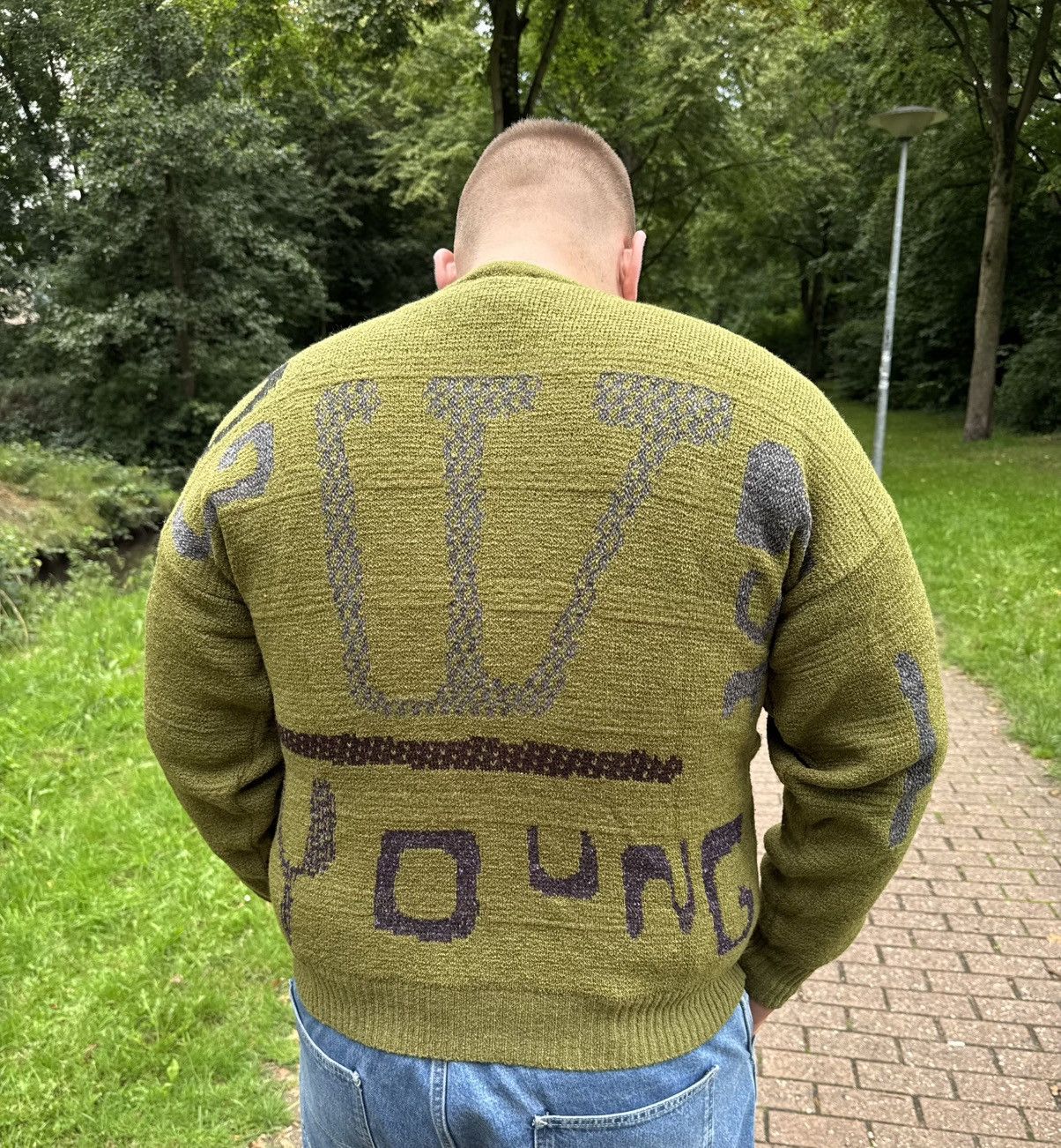 Hugo Boss Hugo Boss Green Knit Sweater “Young” Graphic – Olive Green Size US L / EU 52-54 / 3 - 1 Thumbnail