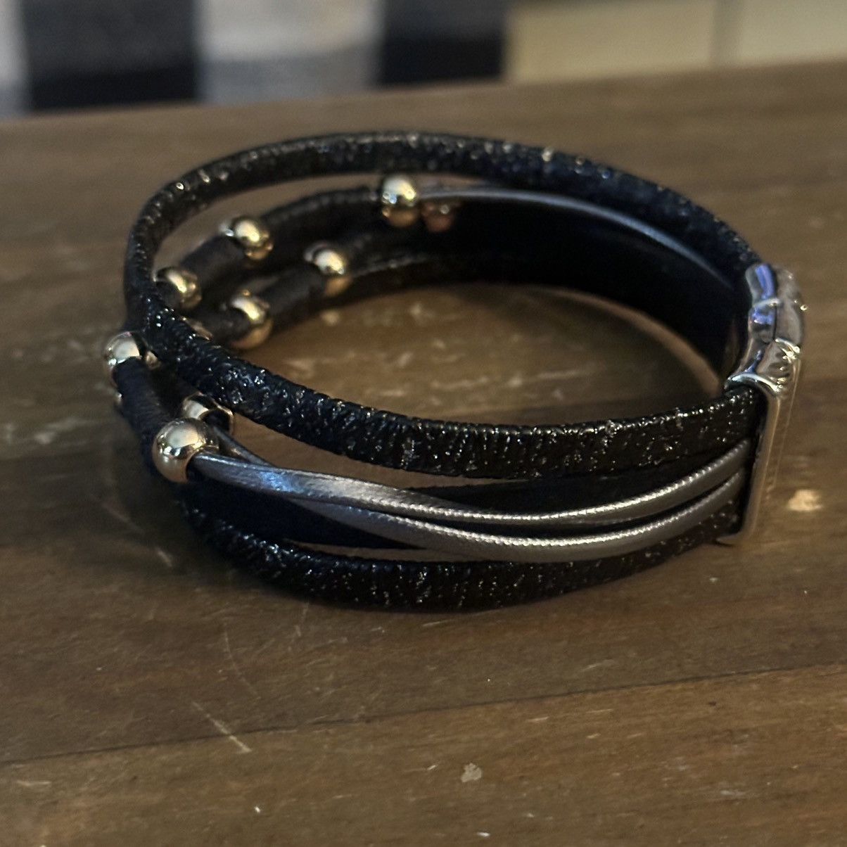 Other Black multi strand leather magnetic wrap bracelet Size ONE SIZE - 5 Thumbnail