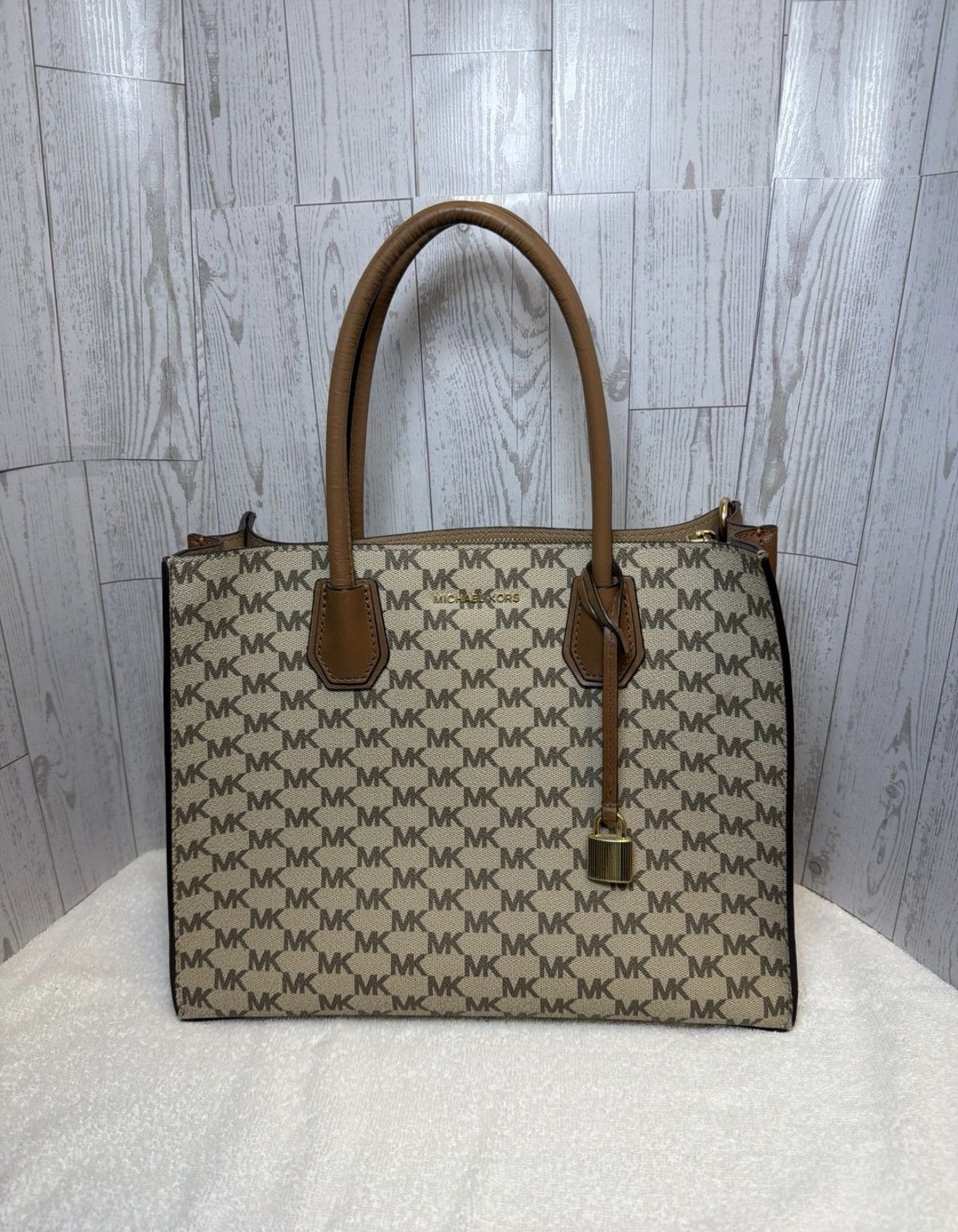 Michael Kors Michael Kors MK Signature Tote Bag –Brown Trim, Shoulder Bag Size ONE SIZE - 1 Thumbnail
