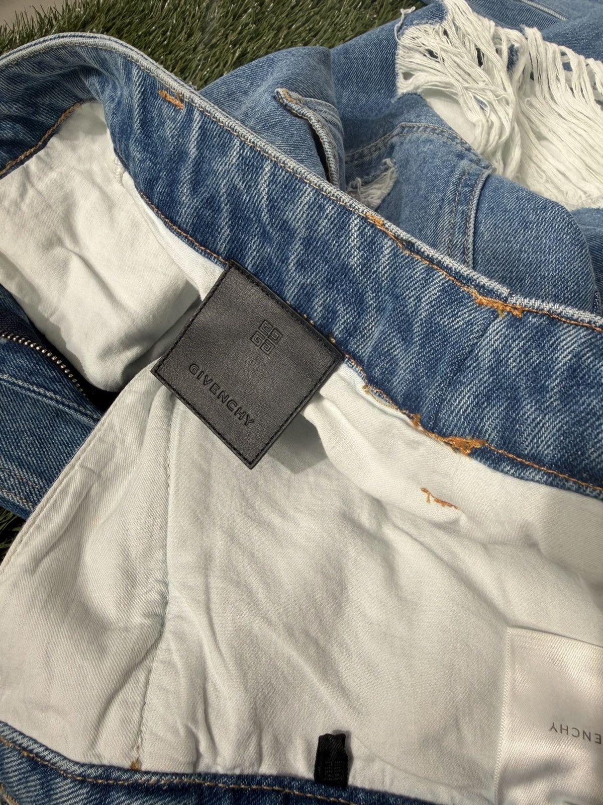 Givenchy Givenchy Distressed Panel Jeans Size 29" - 6 Thumbnail