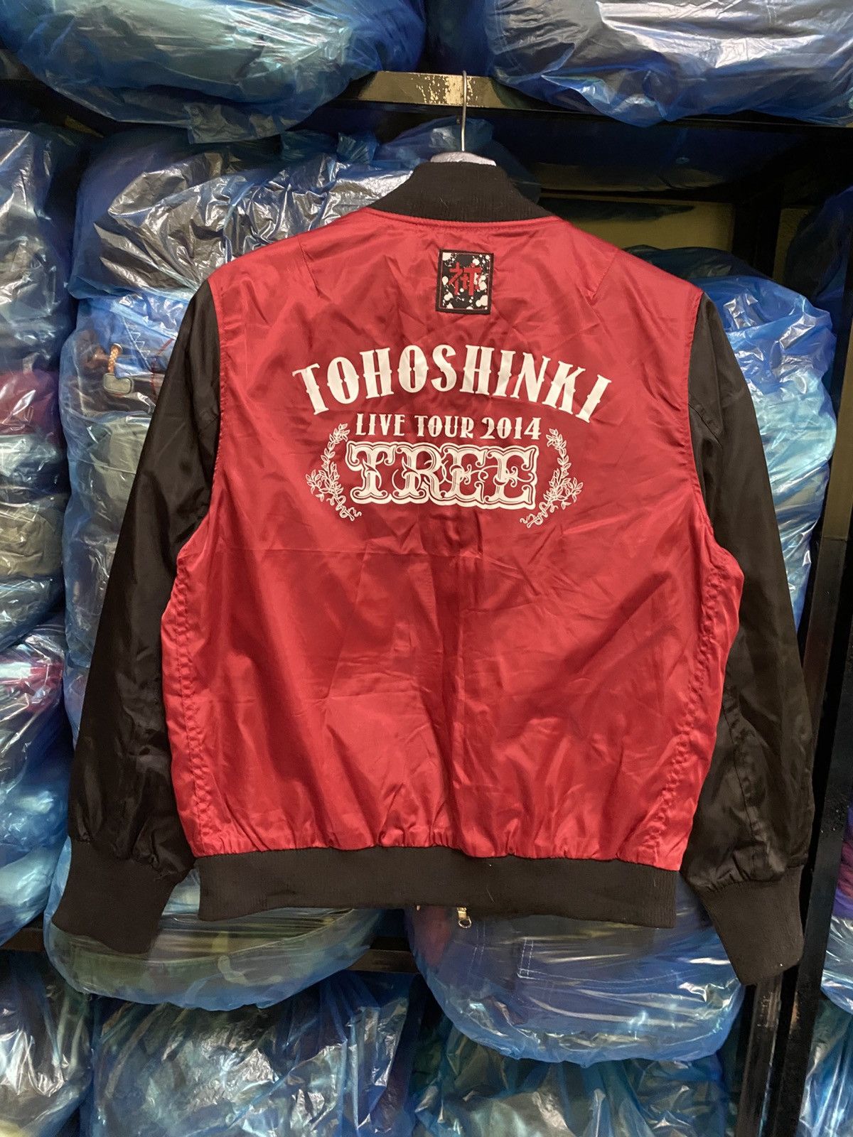 Band Tees TOHOSHINKI REVERSIBLE BOMBER JACKET Size US S / EU 44-46 / 1 - 7 Thumbnail