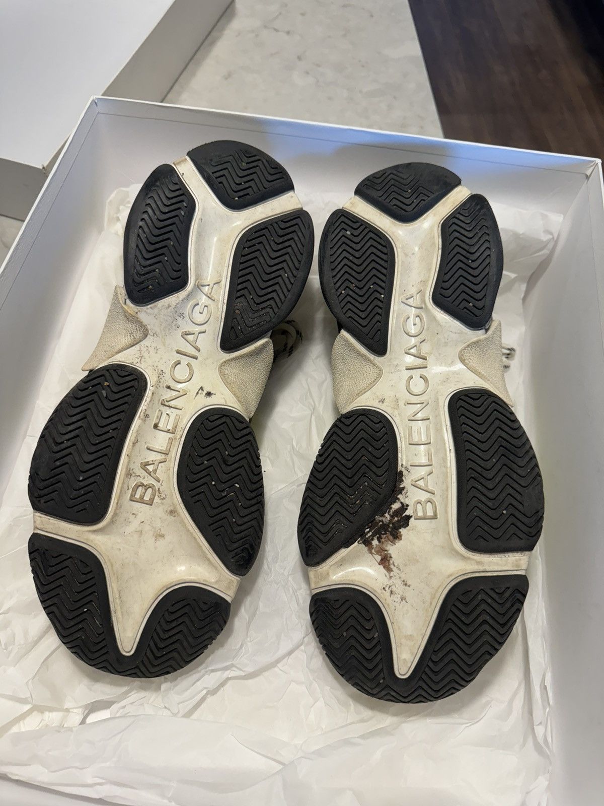 Balenciaga Balenciaga Triple-S Sneaker Size US 10 / EU 43 - 8 Thumbnail