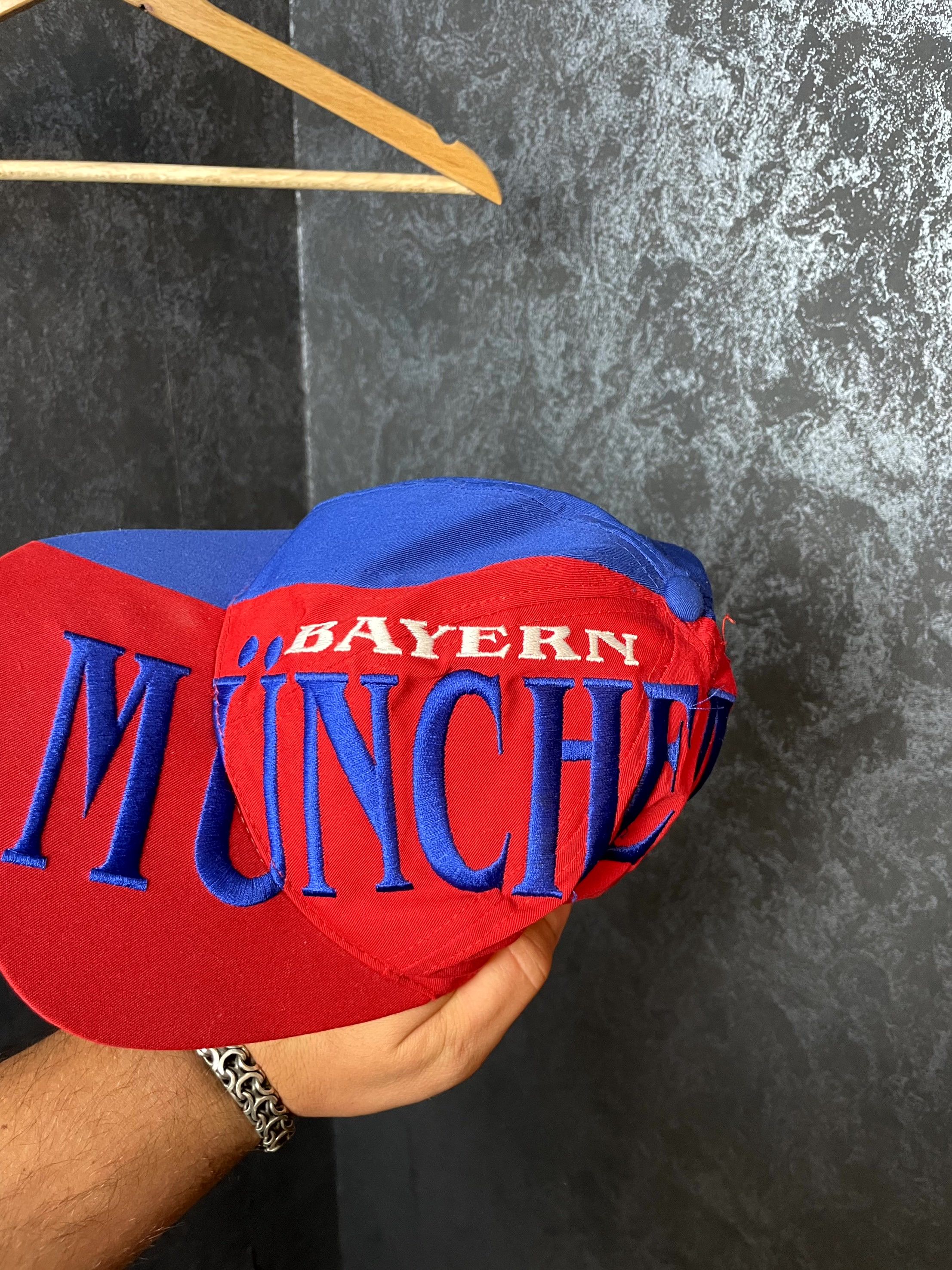 Nutmeg × Vintage FC Bayern Munich VINTAGE NUTMEG CAP Size ONE SIZE - 2 Thumbnail