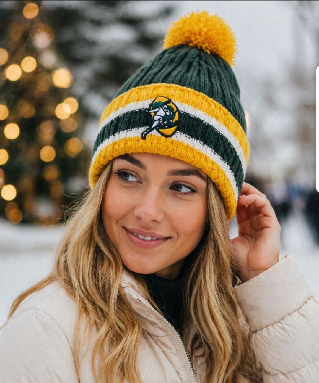 Other NFL Green Bay Packers Vintage Logo Cuffed Pom Knit Hat Size ONE SIZE - 1 Thumbnail