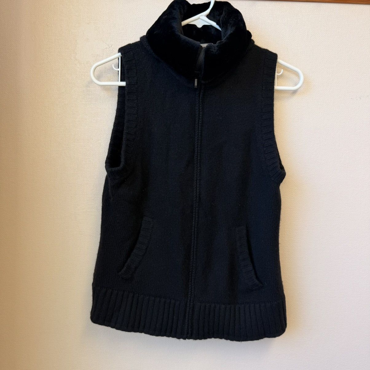 Other Todd & Duncan 100% Cashmere Zip Vest Faux Fur Collar Black Size M / US 6-8 / IT 42-44 - 4 Thumbnail