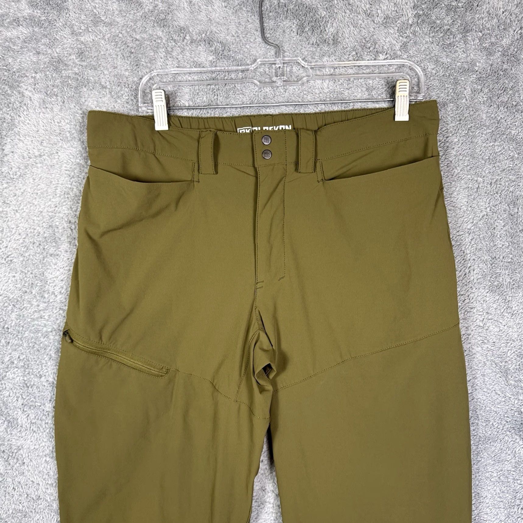 Vintage Alaskan Hardgear Pants Mens 34x32 Roadless Standard Softshell Cargo Hike 91322 Mens Pants Cargo Pockets Green 34in Inseam 32in Regular MSR 91322 Size US 34 / EU 50 - 2 Thumbnail