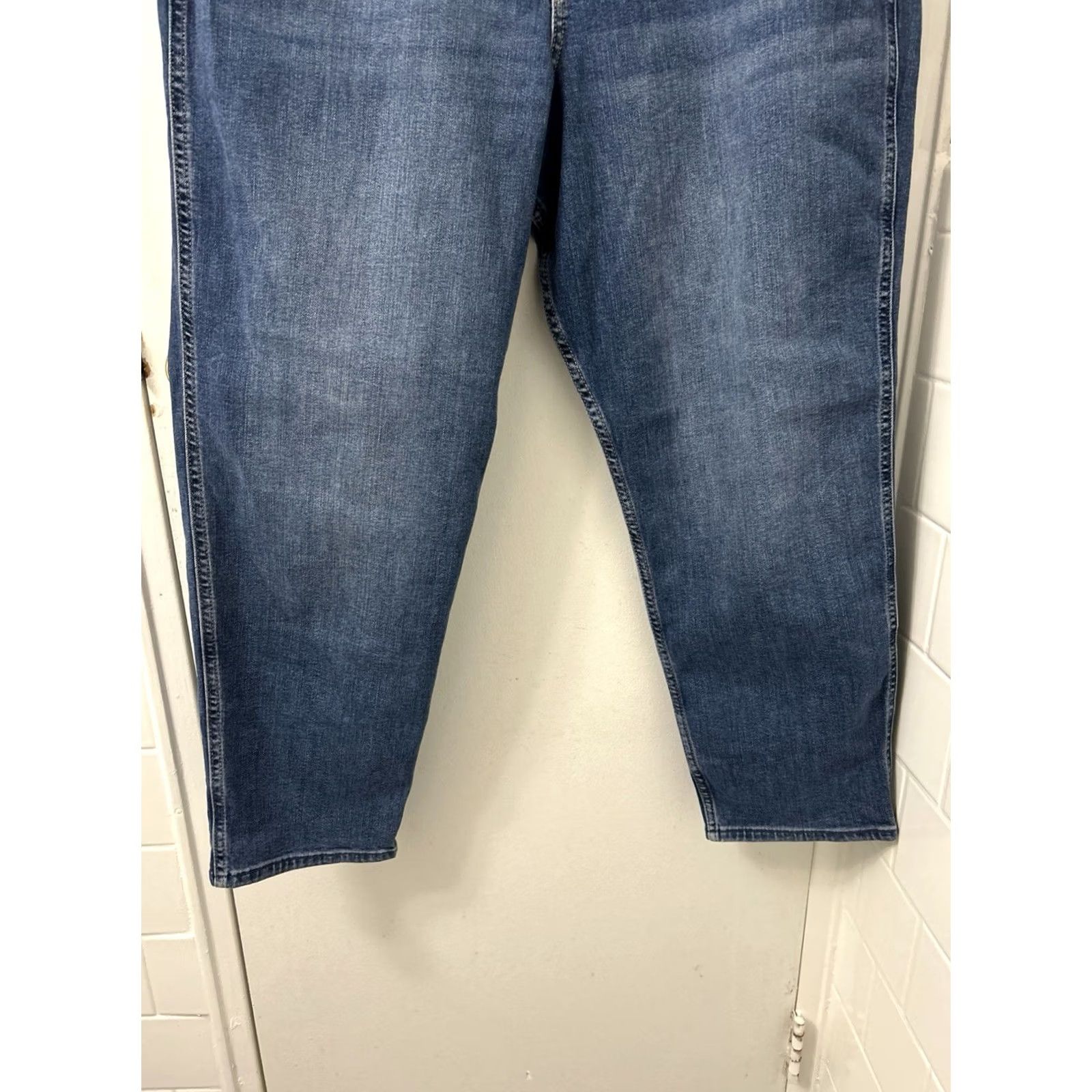Abercrombie & Fitch Abercrombie Fitch The Mom Jean Womens Sz 34x26 Blue Wash High Rise Denim NWT Size 24" / US 00 / IT 34 - 3 Thumbnail