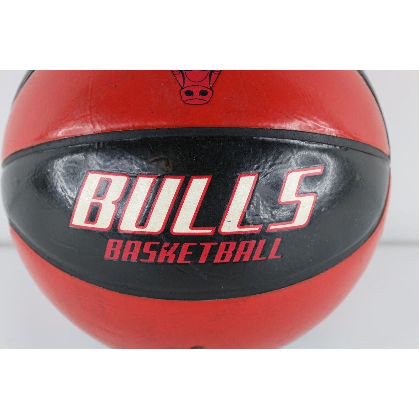 NBA × Vintage Vintage 90s Distressed Spell Out Chicago Bulls Basketball Size ONE SIZE - 2 Thumbnail