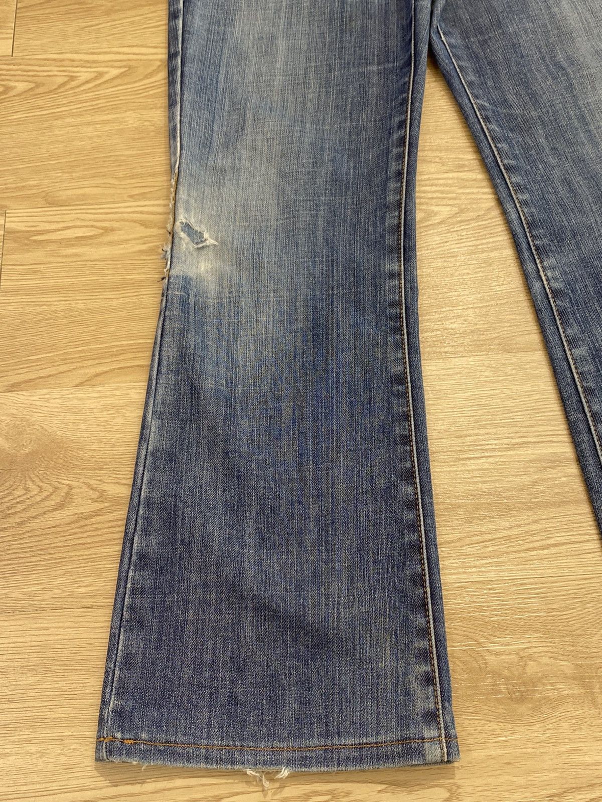 Uniqlo Uniqlo Japanese Brand Flare Blue Wash Style Jeans Size US 27 - 7 Thumbnail
