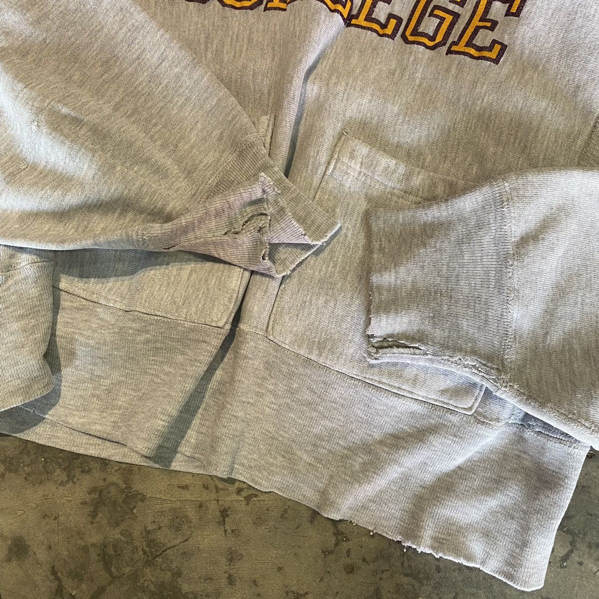 Champion 90s💥Distressed Boston College Reverse Weave Pullover Size US M / EU 48-50 / 2 - 5 Thumbnail