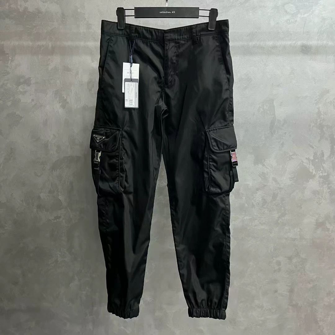 Prada prada black logo nylon cargo pants Size US 30 / EU 46 - 1 Thumbnail