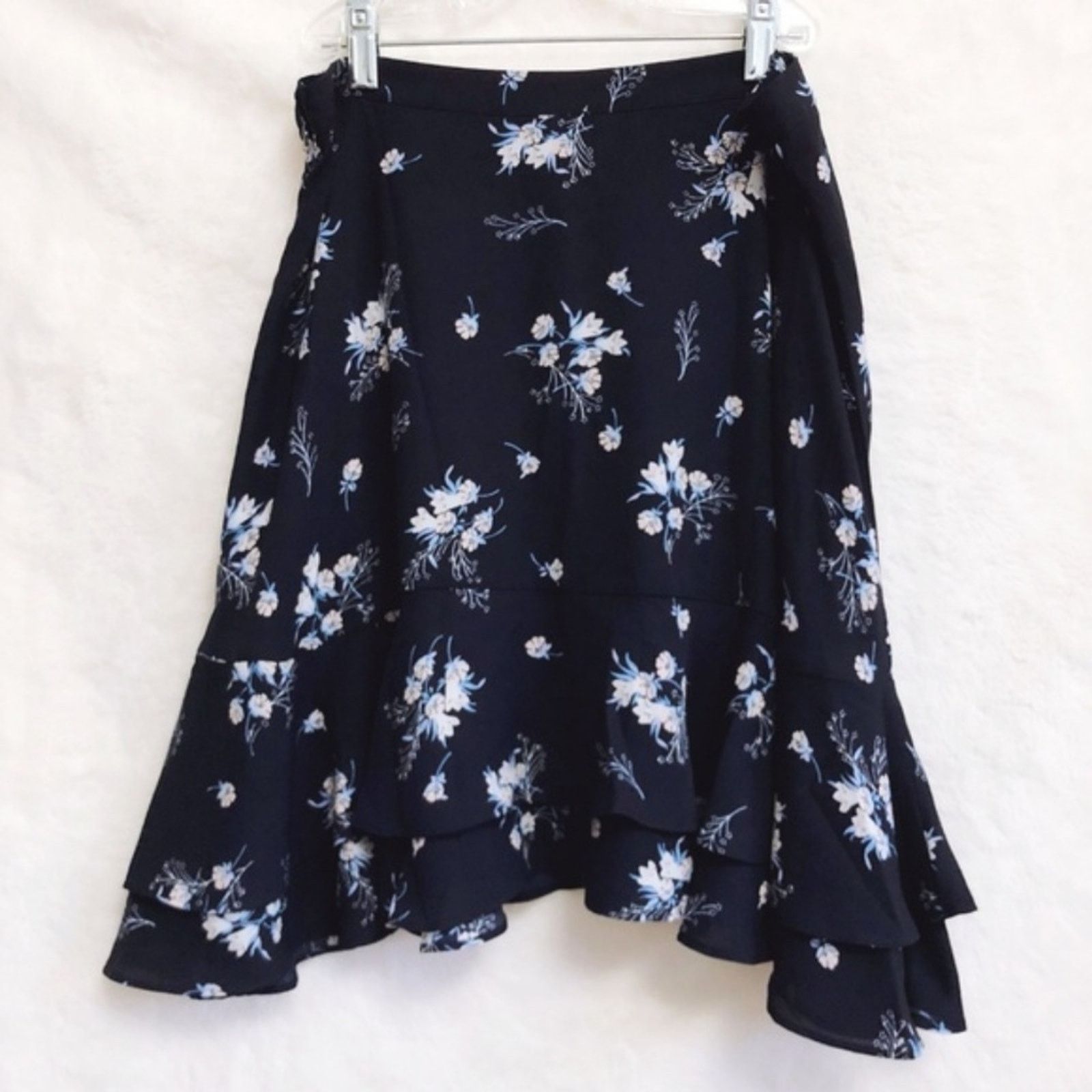Loft LOFT Blue & White Wildflower Flounce Skirt Size 30" / US 8 / IT 44 - 3 Thumbnail