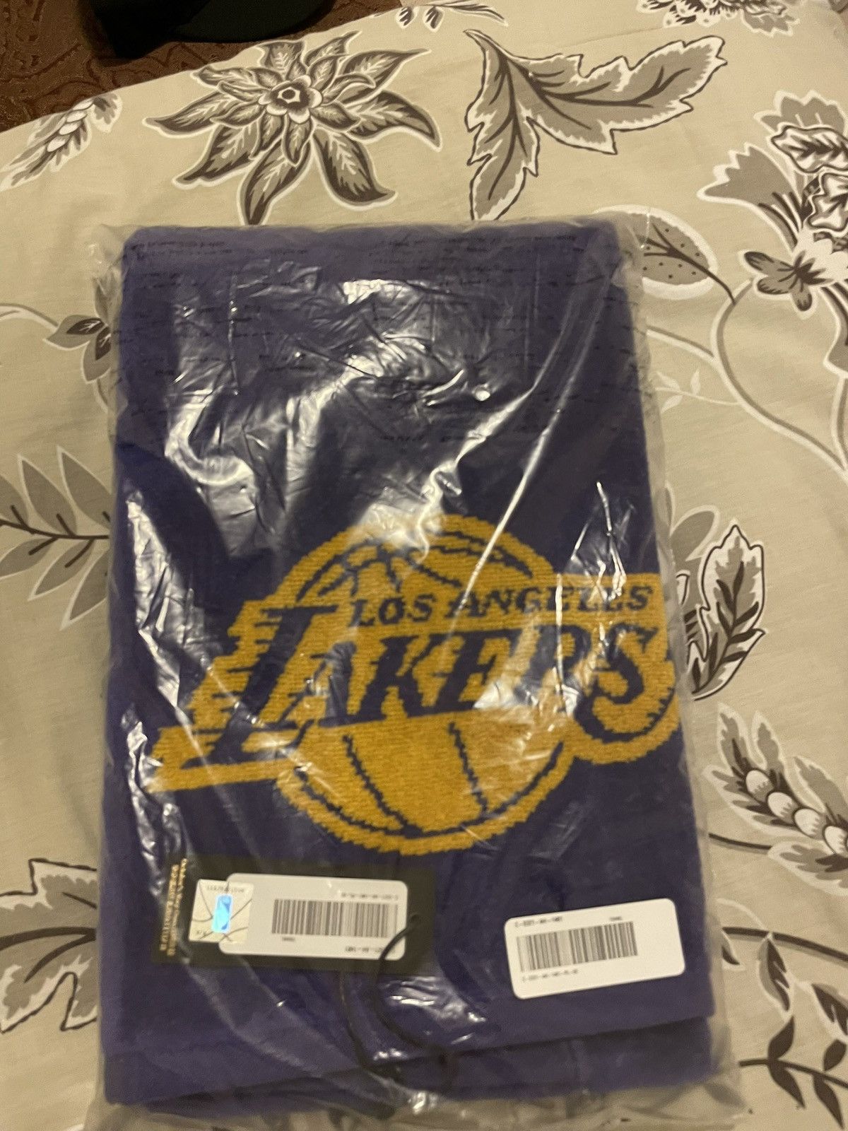 NBA × October's Very Own OVO x NBA towel lakers 2021 Size ONE SIZE - 5 Thumbnail