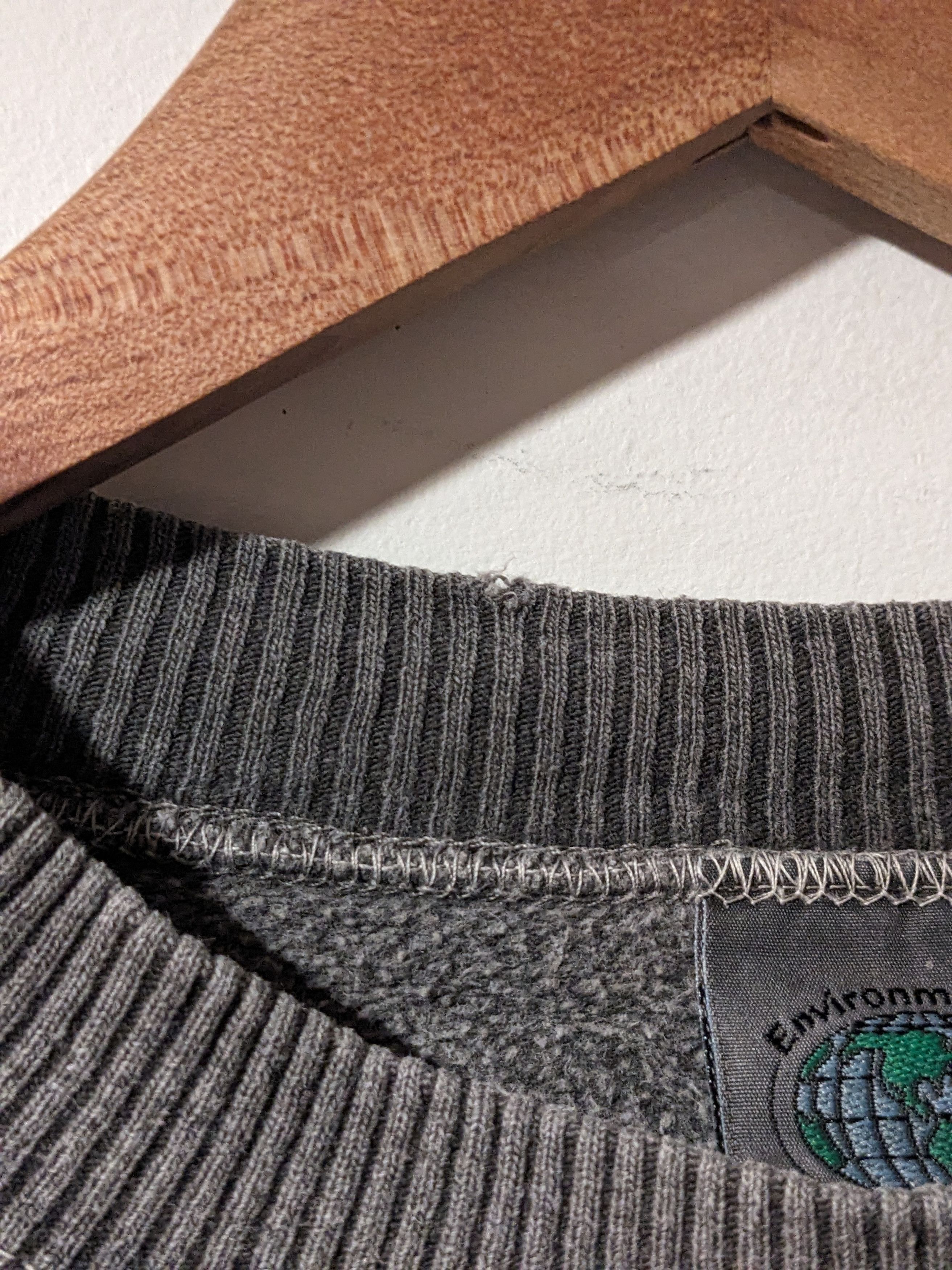 Gildan Vintage 90s North American Carnivores Earth Tones Sweatshirt Size US XL / EU 56 / 4 - 14 Thumbnail