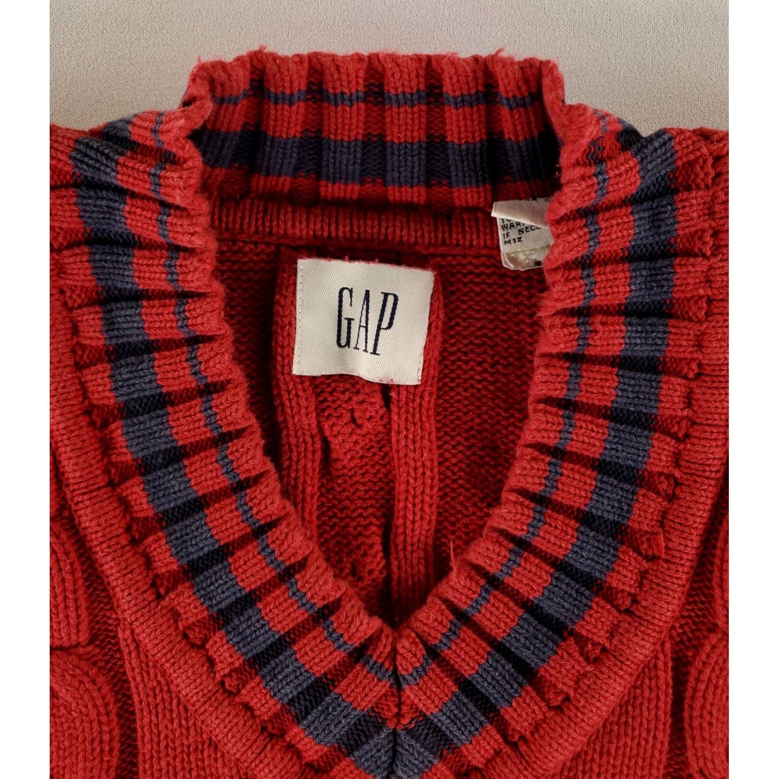 Gap VINTAGE GAP Y2K Cable Knit V Neck Sweater Fishermans Red Blue Mens M Pullover Baggy Hole Back? Size US M / EU 48-50 / 2 - 2 Thumbnail