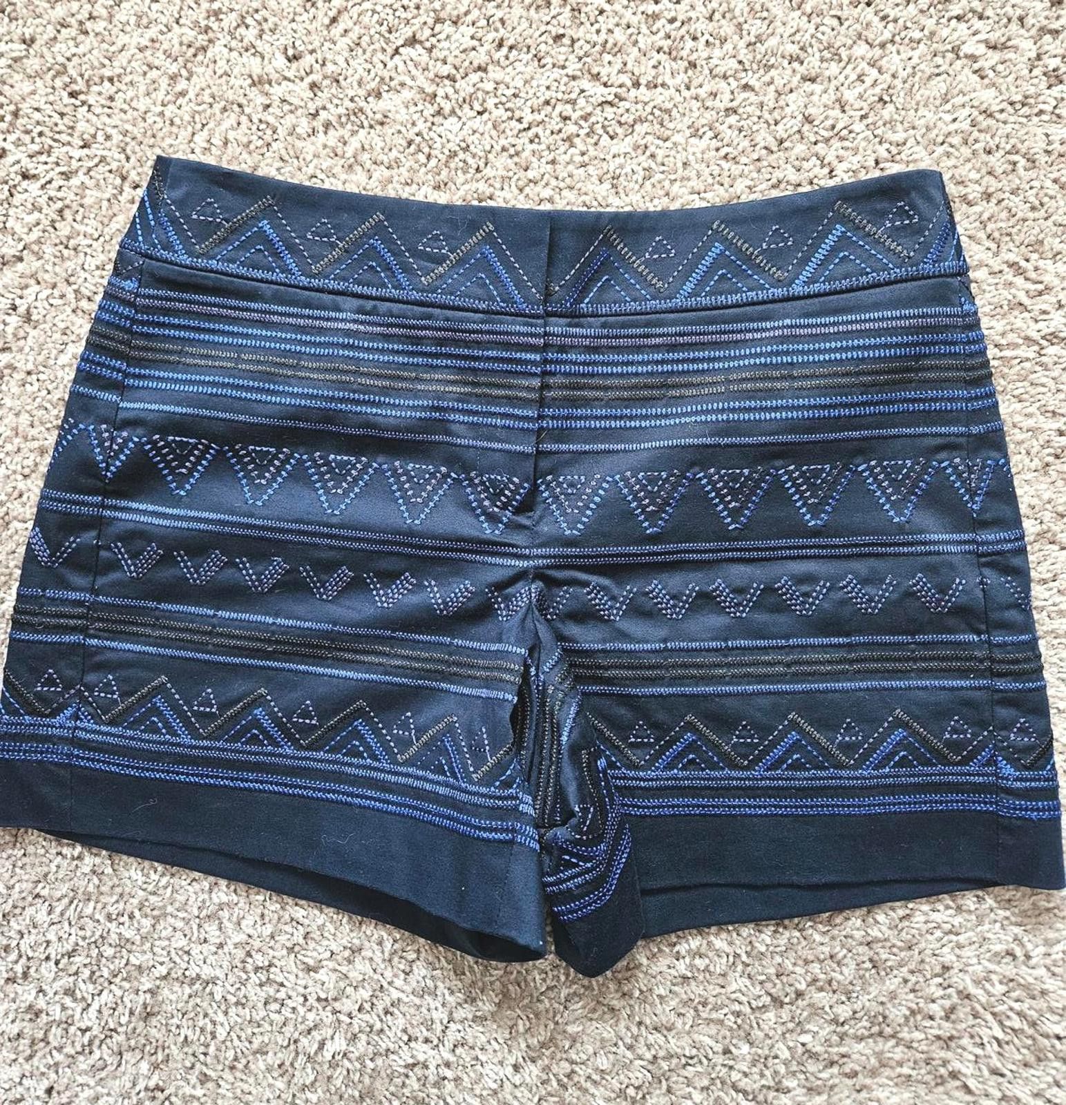 Designer WHBM Women's Blue Embroidered Patterned Shorts #528 Size 26" / US 2 / IT 38 - 1 Thumbnail