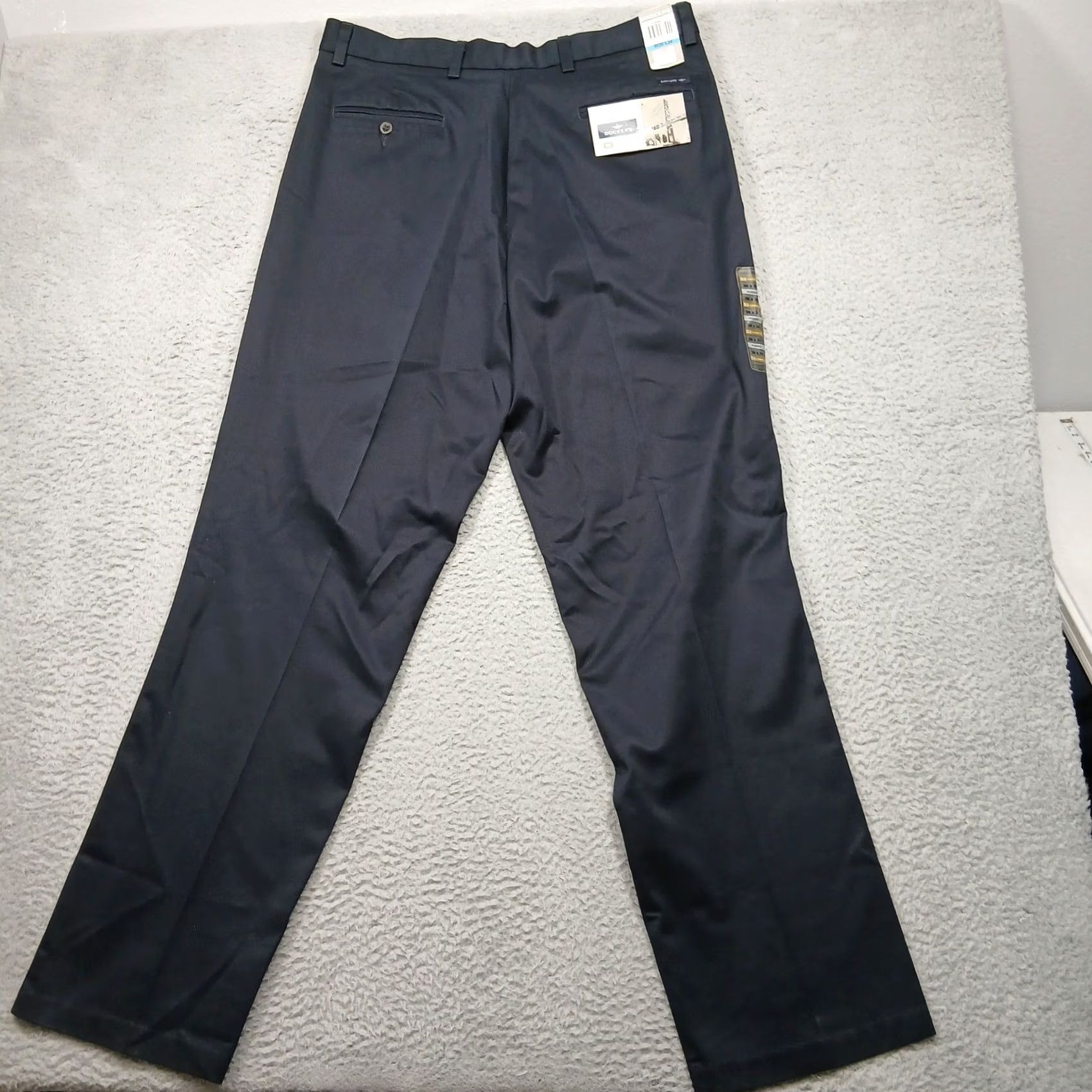 Dockers Dockers D3 Classic Fit Pleated Khaki Pants Men 36x34 Navy NWT Size US 36 / EU 52 - 2 Thumbnail