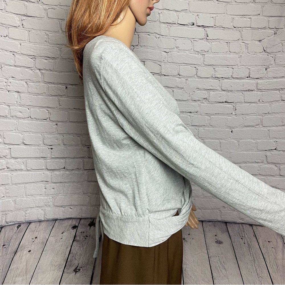 Other NWT New Frayed Romi Twist Front Tie Back Crop Grey Top Size Size L / US 10 / IT 46 - 7 Thumbnail