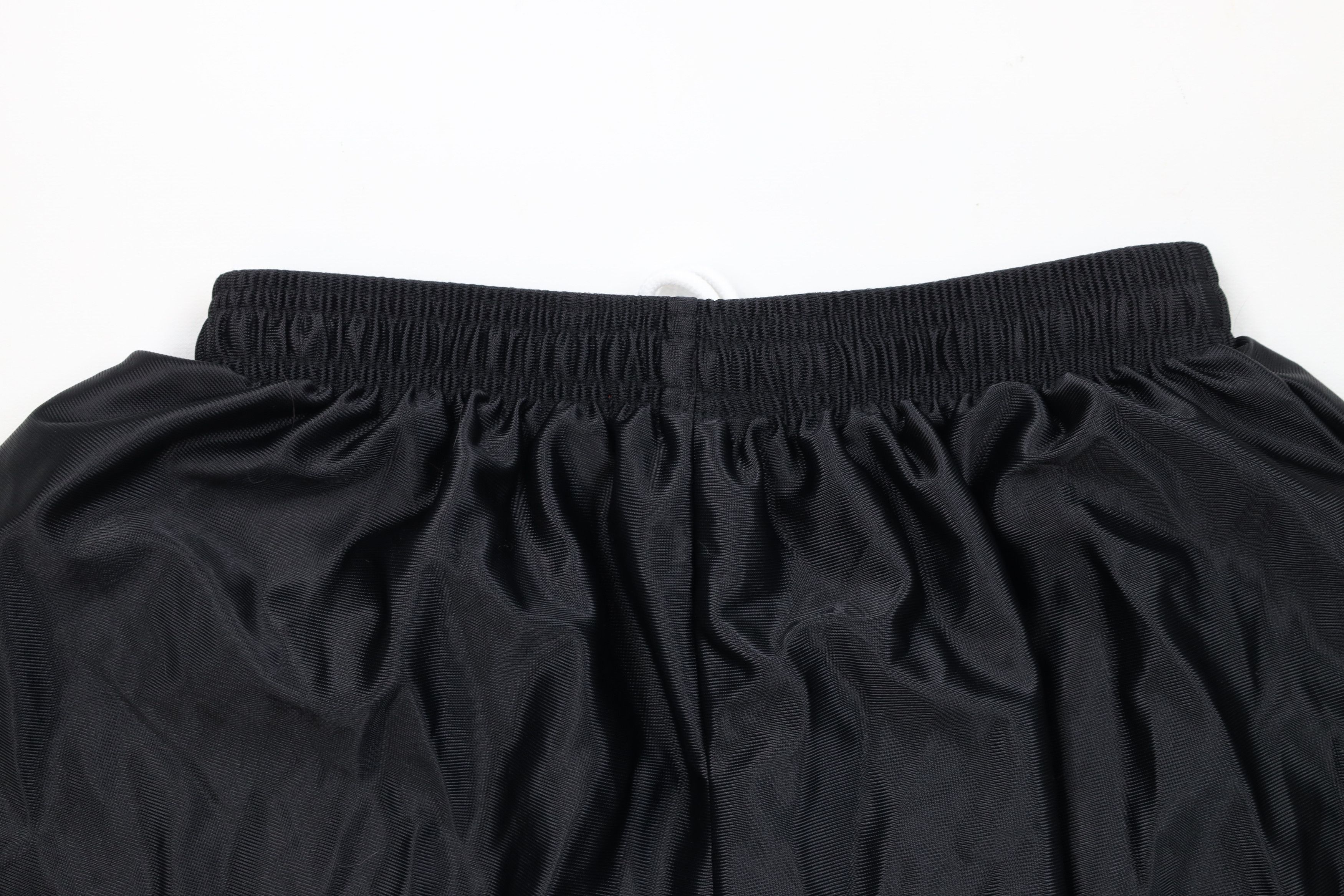 Vintage Vintage Y2K Streetwear Polyester Above Knee Shorts Black Size US 34 / EU 50 - 8 Thumbnail