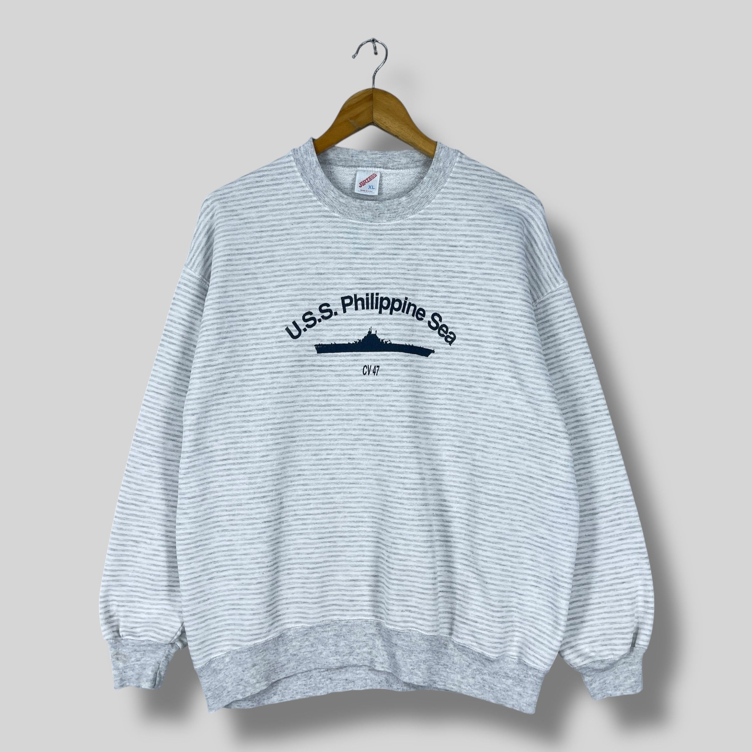 Vintage Vintage 90's CV - 47 USS America Navy Printed Sweatshirt Size US L / EU 52-54 / 3 - 1 Thumbnail